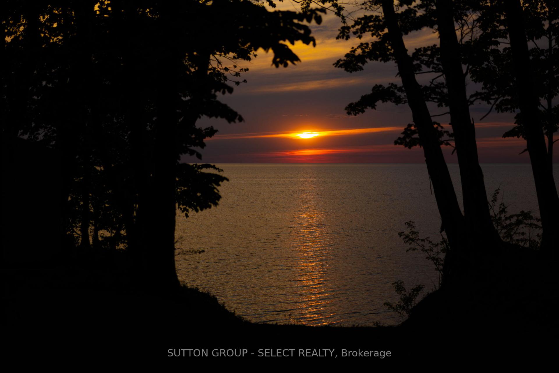Photo 43 of 5284 Cliff Road, Lambton Shores, Forest — HOMEH