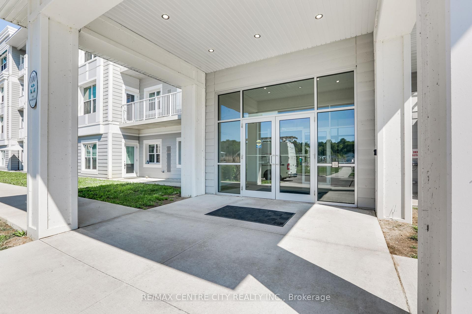 Photo 3 of Unit 206, 100 The Promenade, Central Elgin, Port Stanley — HOMEH