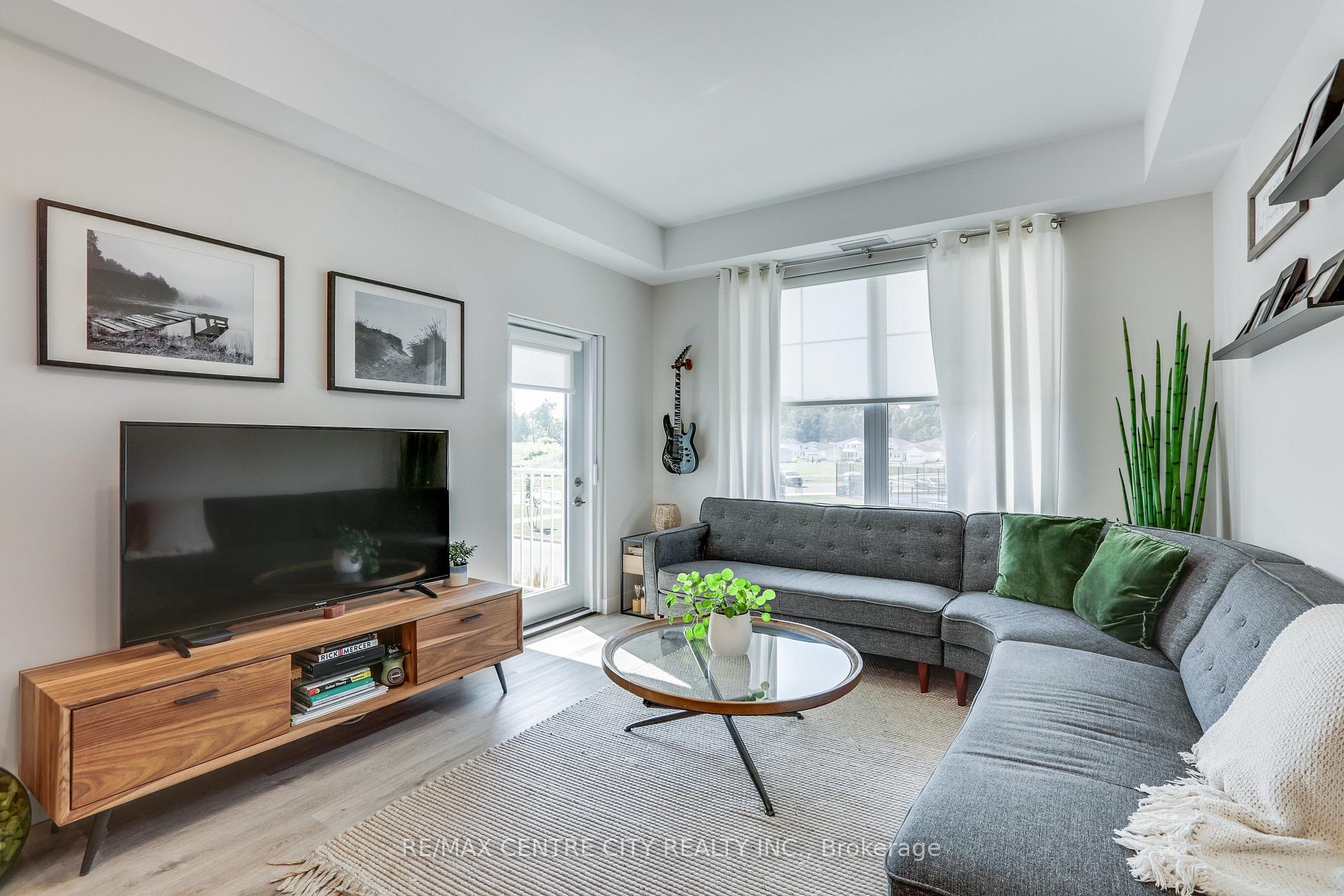 Photo 15 of Unit 206, 100 The Promenade, Central Elgin, Port Stanley — HOMEH