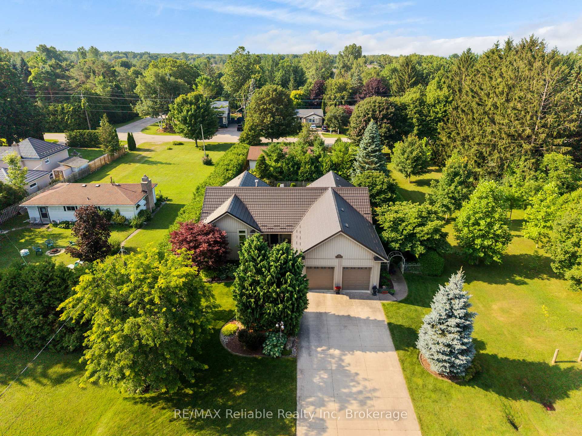 Photo 2 of 54 Victoria Street, Bluewater, Bayfield — HOMEH