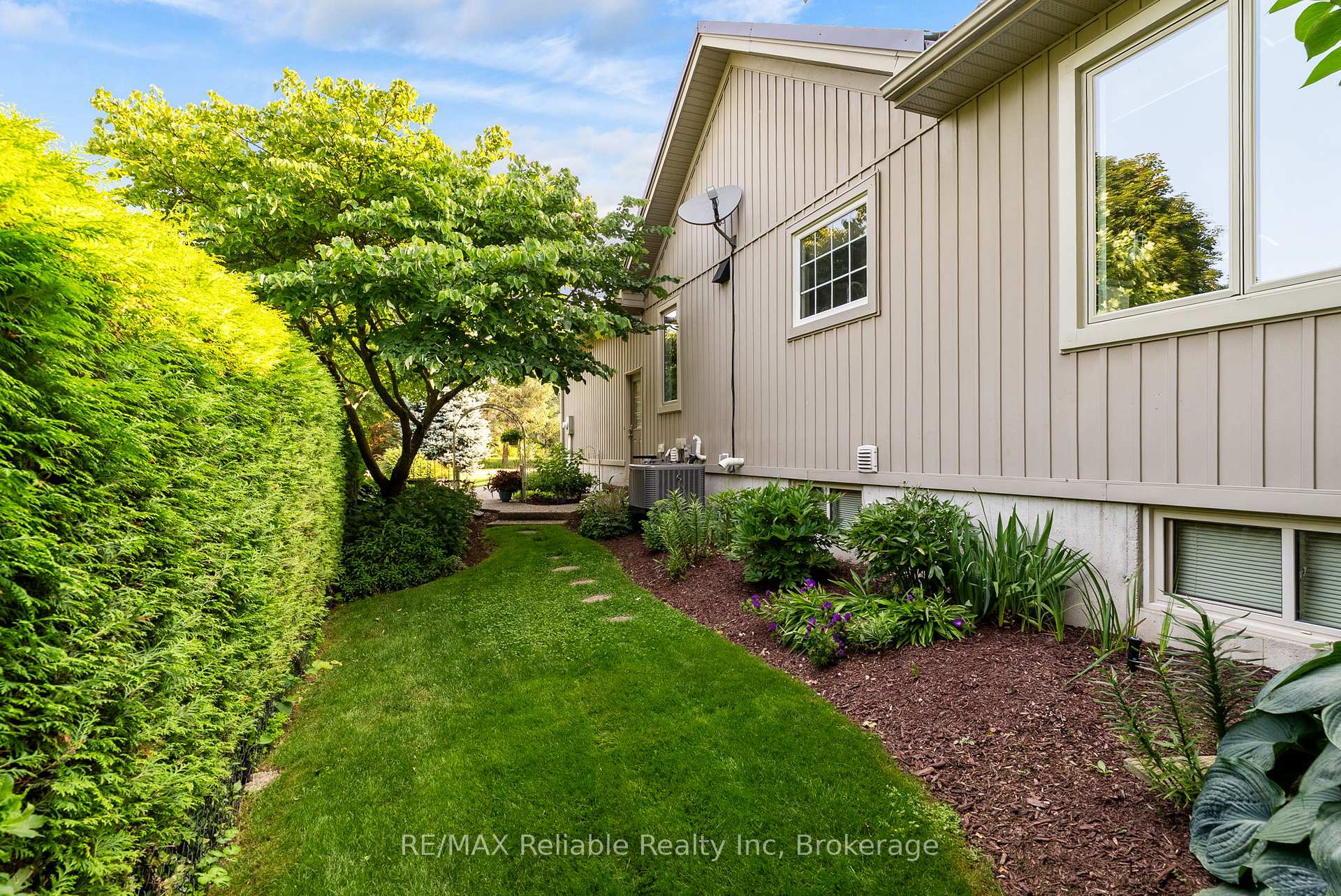 Photo 9 of 54 Victoria Street, Bluewater, Bayfield — HOMEH