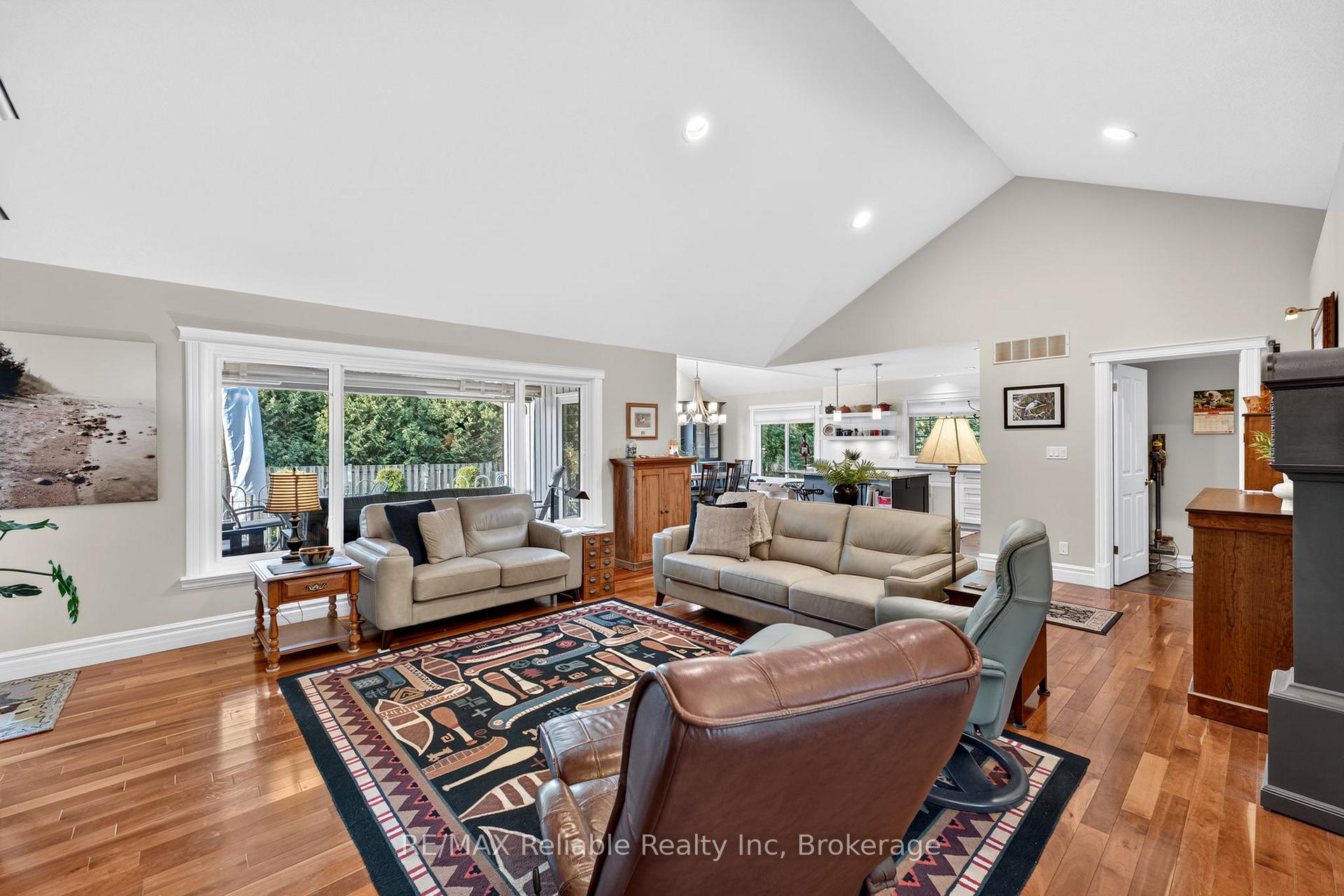 Photo 20 of 54 Victoria Street, Bluewater, Bayfield — HOMEH