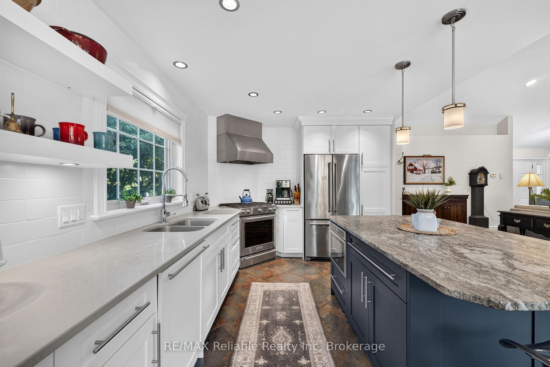 Photo 26 of 54 Victoria Street, Bluewater, Bayfield — HOMEH