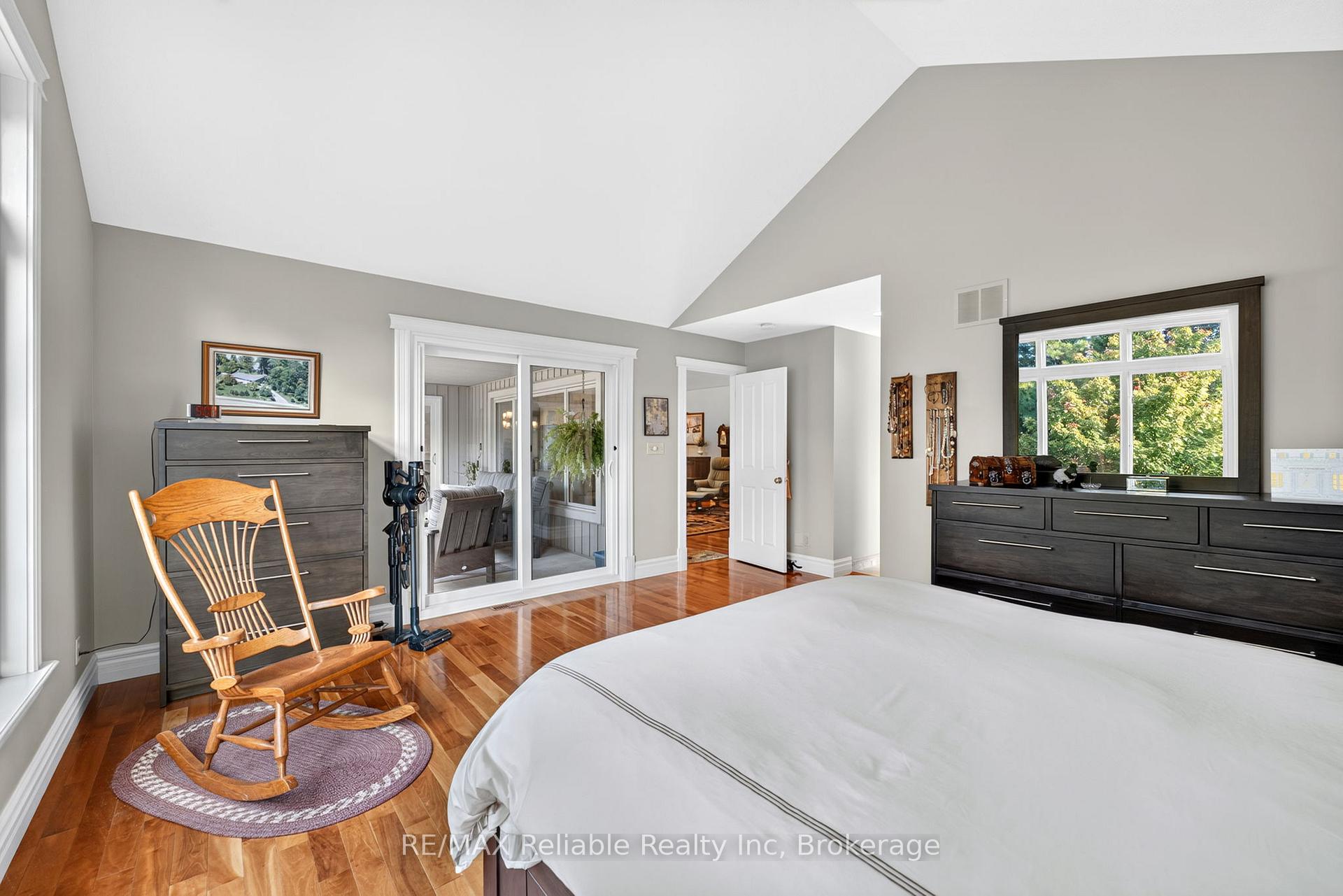 Photo 31 of 54 Victoria Street, Bluewater, Bayfield — HOMEH