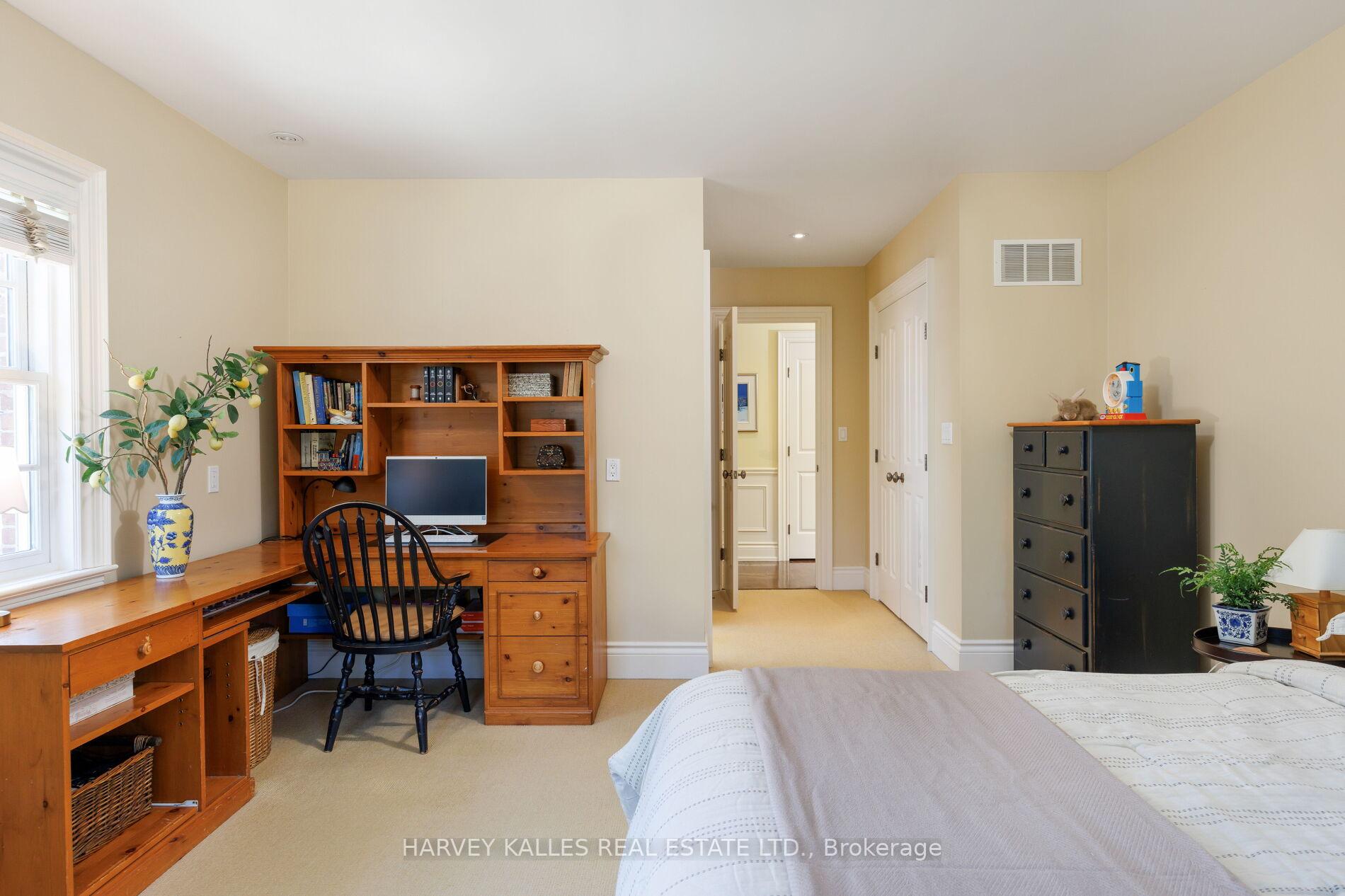 Photo 37 of 17 Sagewood Drive, North York, Banbury-Don Mills — HOMEH