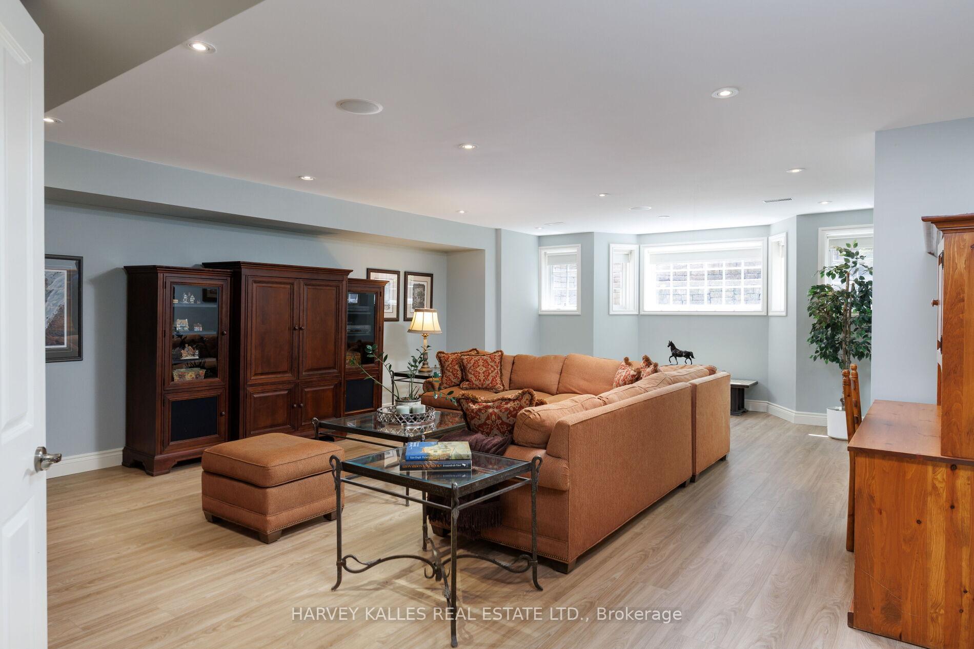 Photo 42 of 17 Sagewood Drive, North York, Banbury-Don Mills — HOMEH