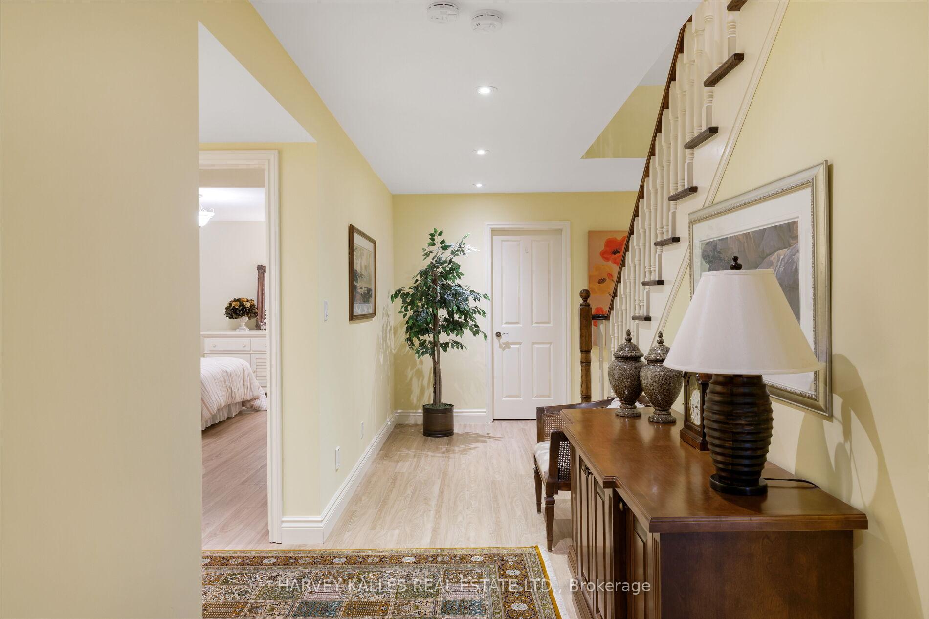 Photo 45 of 17 Sagewood Drive, North York, Banbury-Don Mills — HOMEH