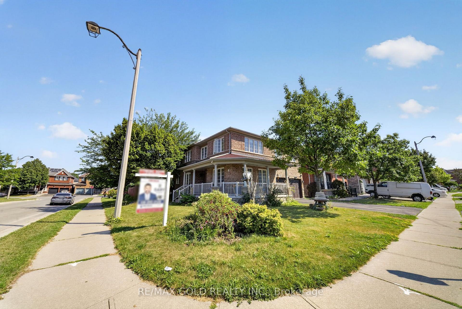 Photo 4 of 4 Sunnyview Road, Brampton, Fletcher's Meadow — HOMEH