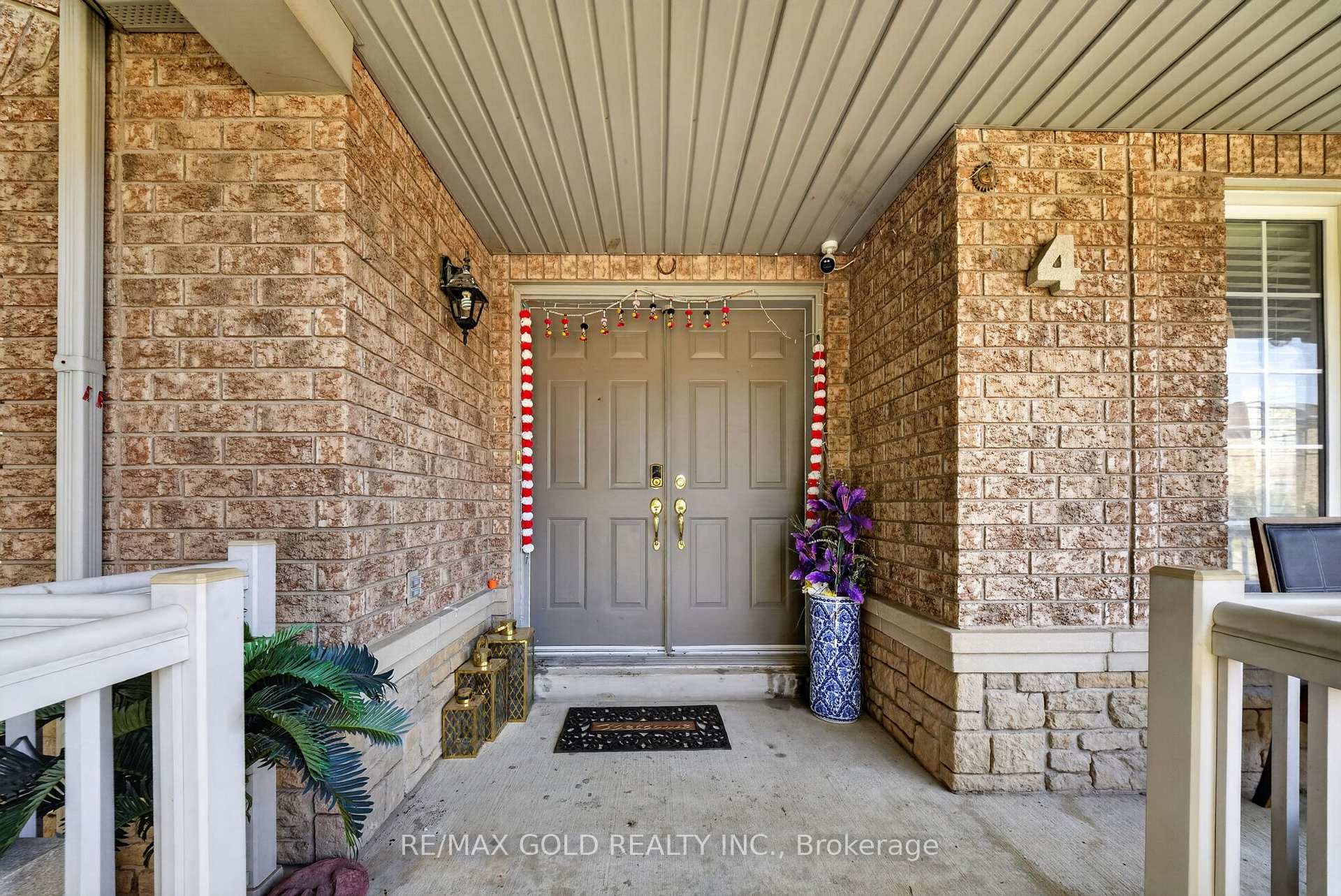 Photo 6 of 4 Sunnyview Road, Brampton, Fletcher's Meadow — HOMEH