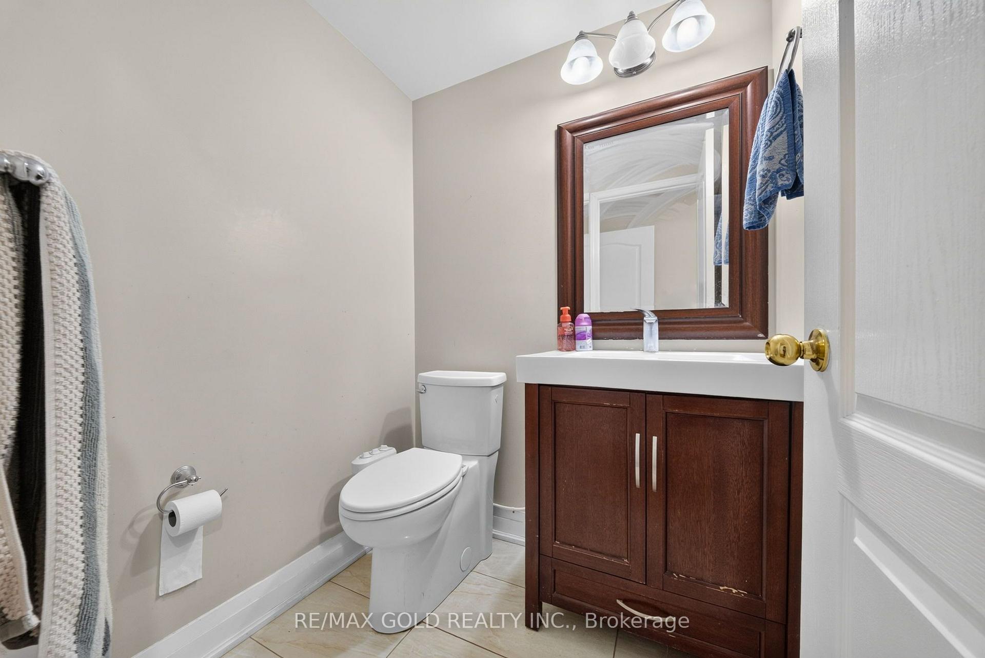 Photo 16 of 4 Sunnyview Road, Brampton, Fletcher's Meadow — HOMEH