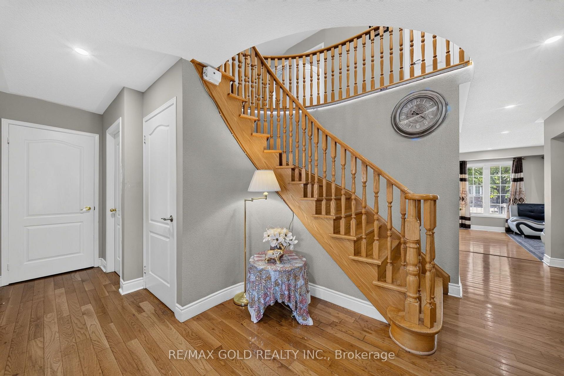 Photo 18 of 4 Sunnyview Road, Brampton, Fletcher's Meadow — HOMEH