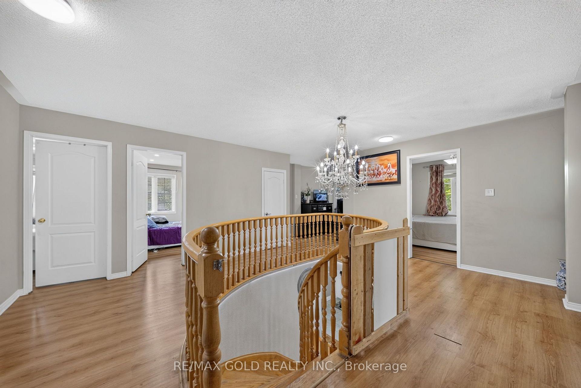 Photo 19 of 4 Sunnyview Road, Brampton, Fletcher's Meadow — HOMEH