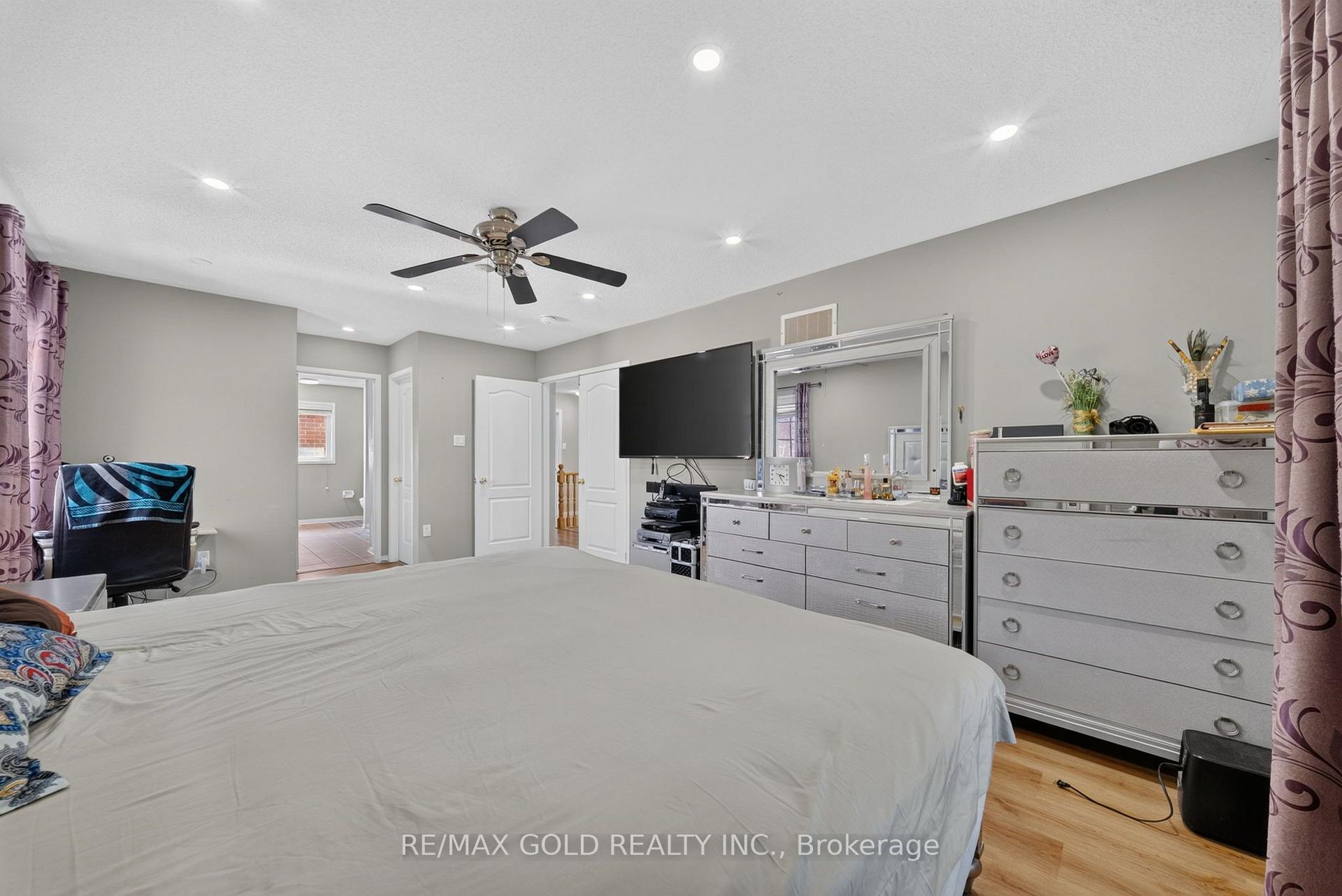 Photo 21 of 4 Sunnyview Road, Brampton, Fletcher's Meadow — HOMEH