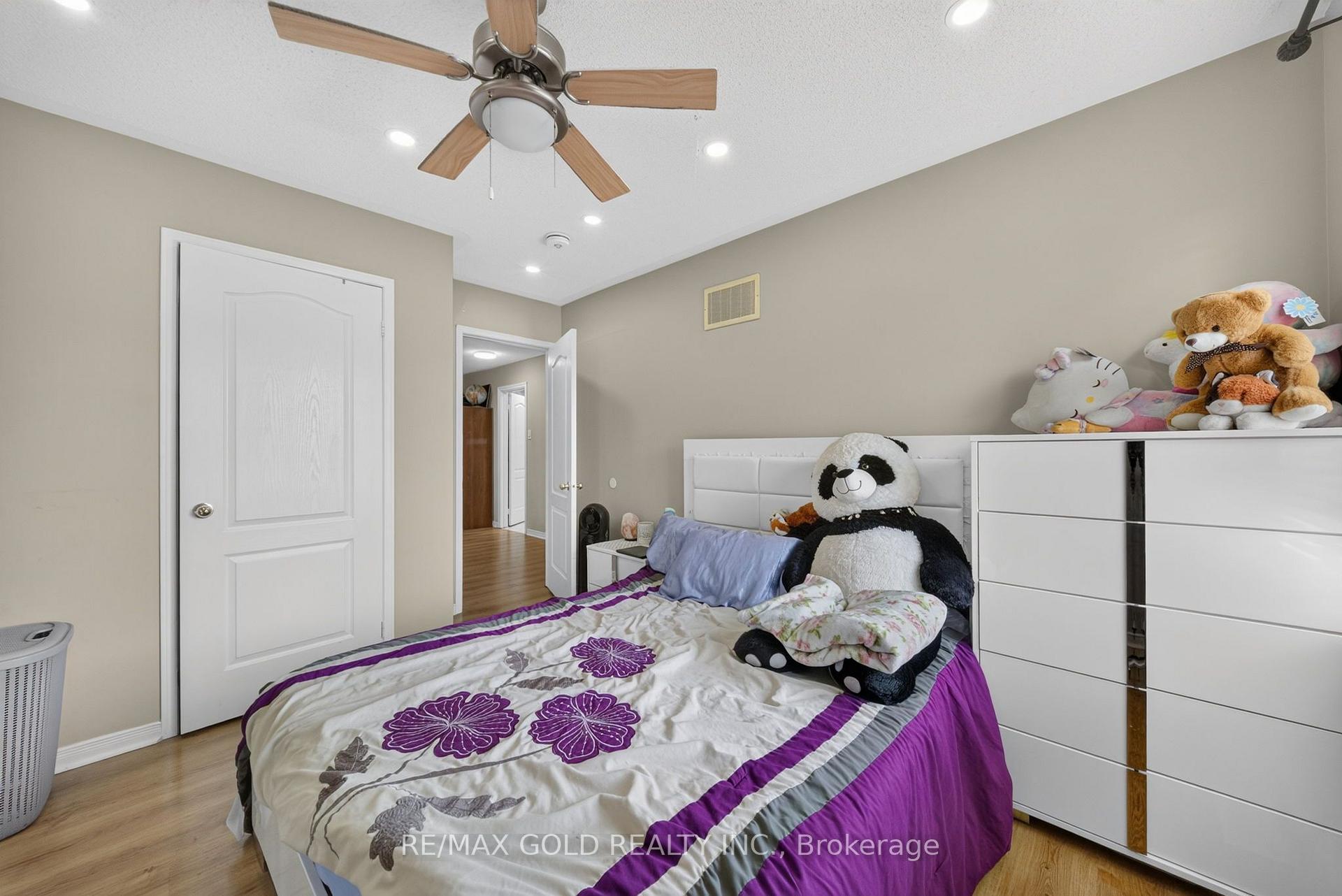 Photo 31 of 4 Sunnyview Road, Brampton, Fletcher's Meadow — HOMEH
