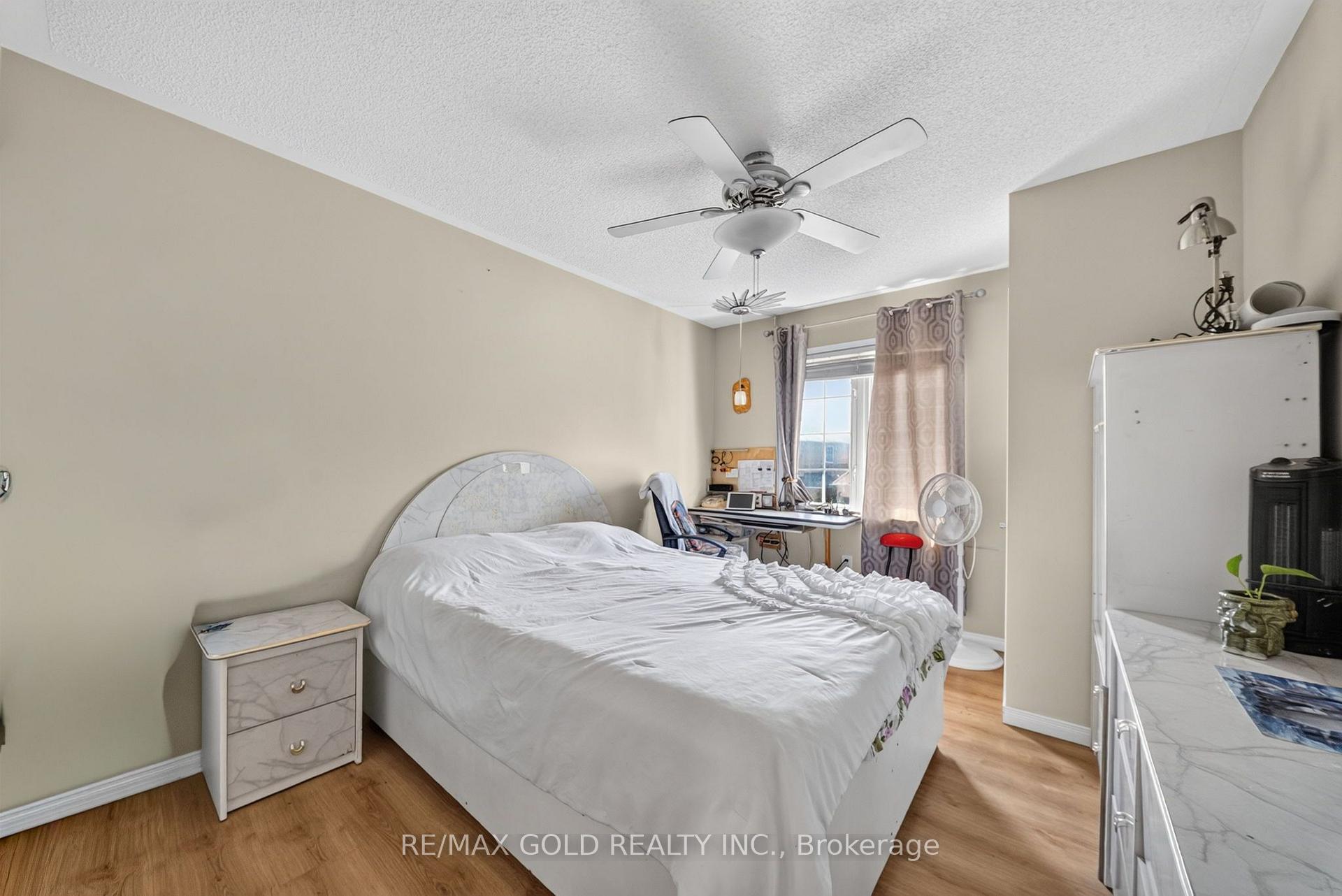 Photo 32 of 4 Sunnyview Road, Brampton, Fletcher's Meadow — HOMEH
