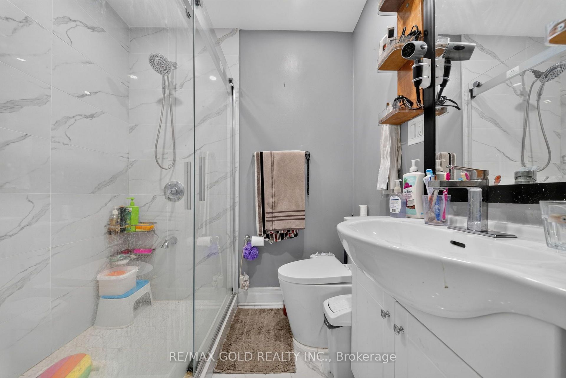 Photo 34 of 4 Sunnyview Road, Brampton, Fletcher's Meadow — HOMEH
