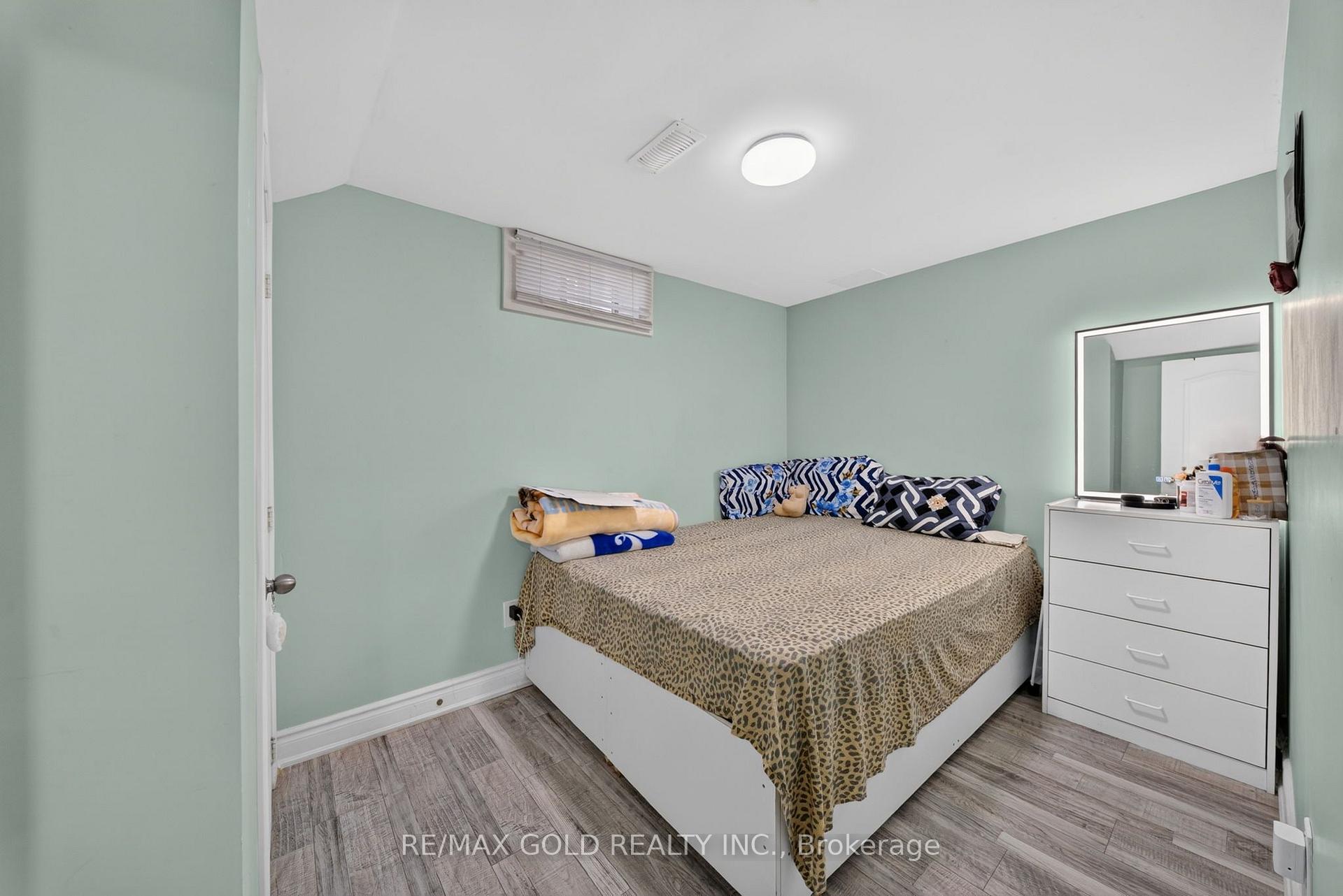 Photo 41 of 4 Sunnyview Road, Brampton, Fletcher's Meadow — HOMEH