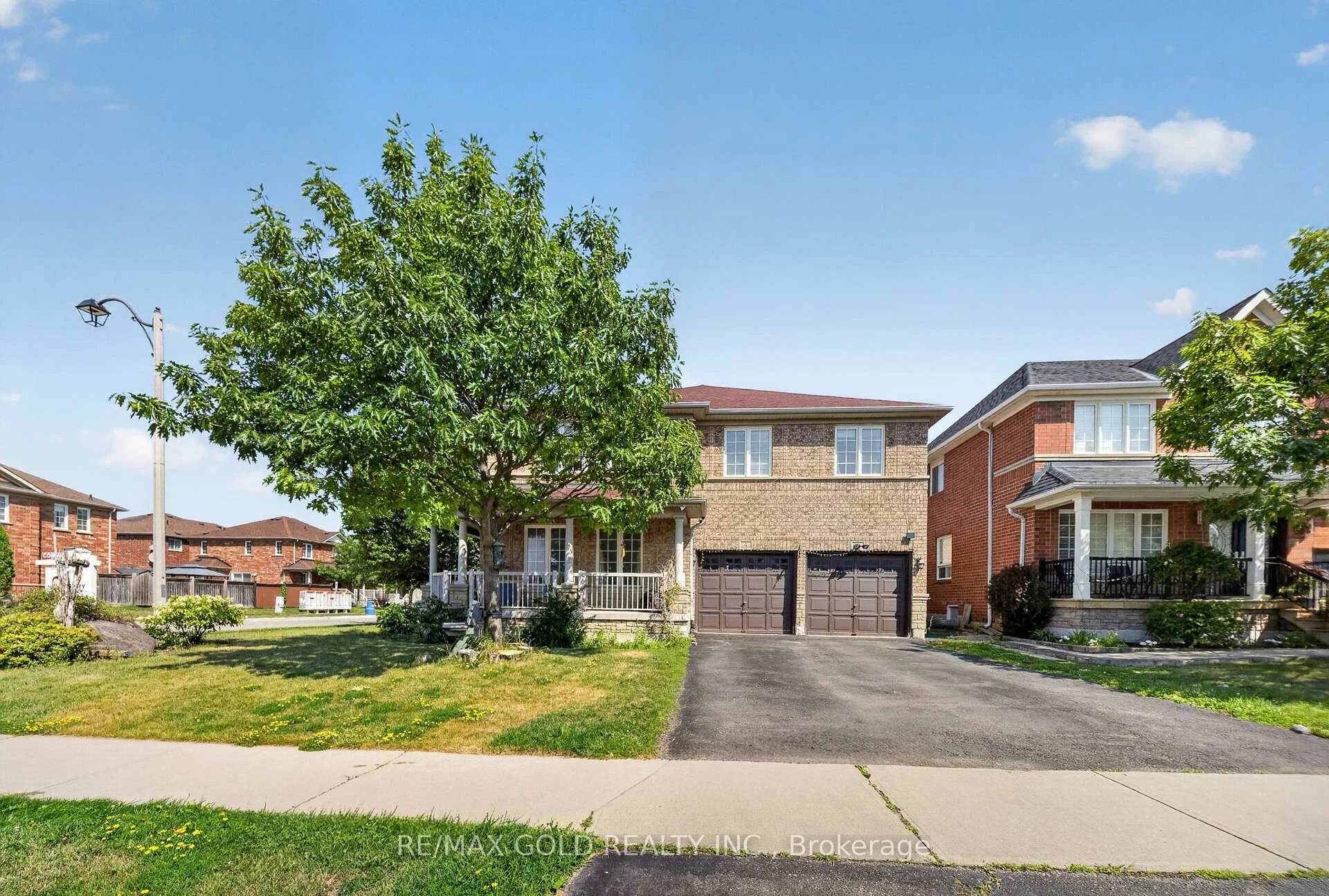 Photo 5 of 4 Sunnyview Road, Brampton, Fletcher's Meadow — HOMEH