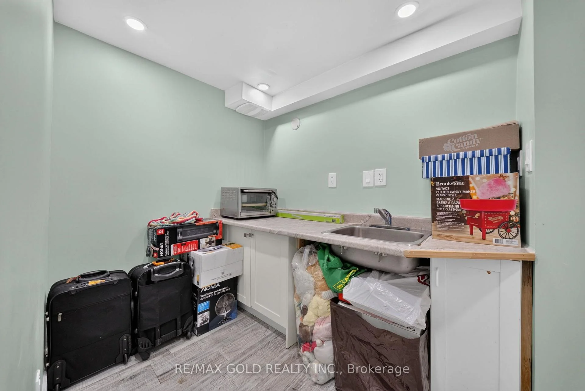 Photo 49 of 4 Sunnyview Road, Brampton, Fletcher's Meadow — HOMEH