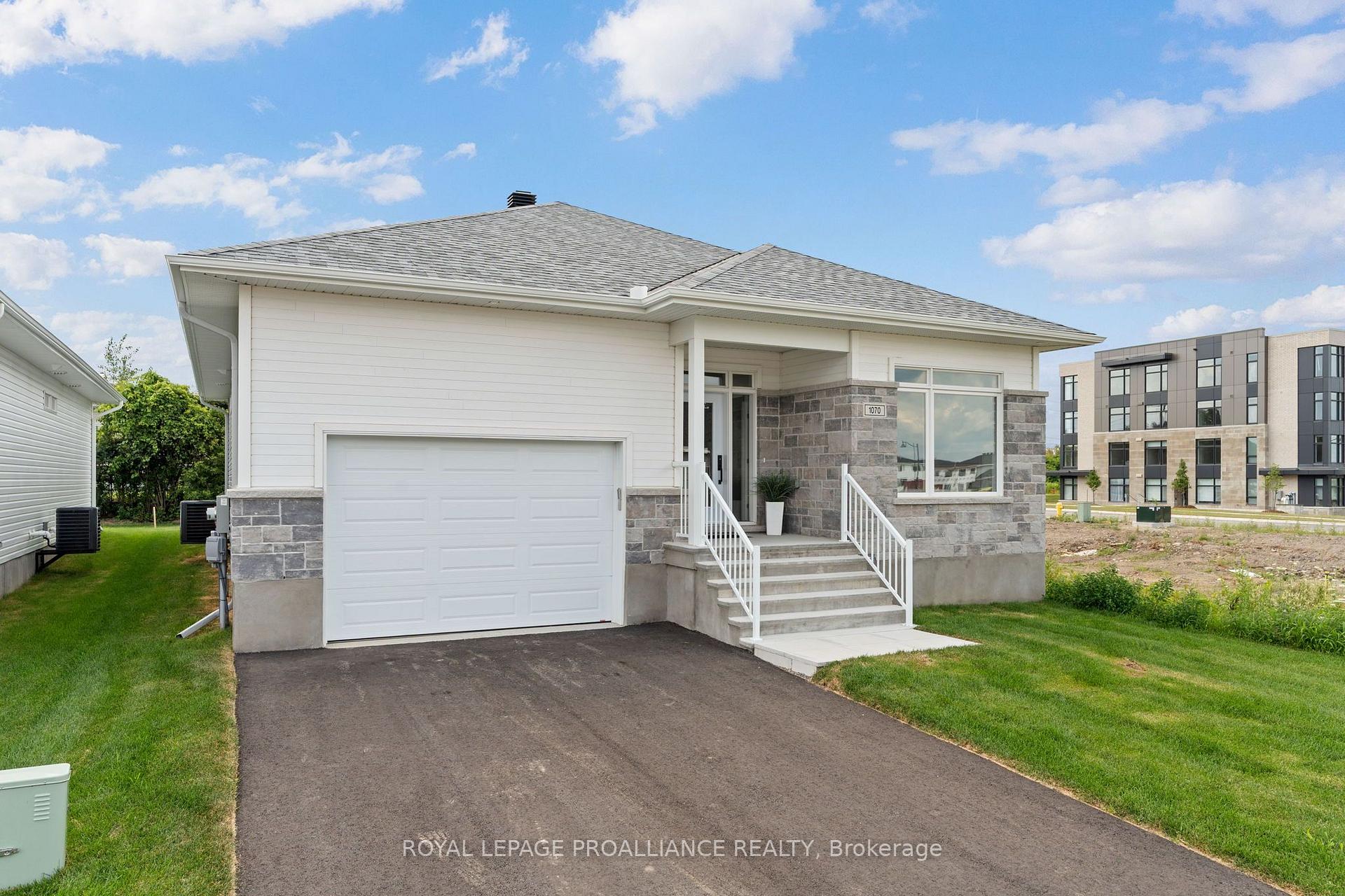 Photo 3 of 1070 Turner Drive, Brockville, Brockville — HOMEH