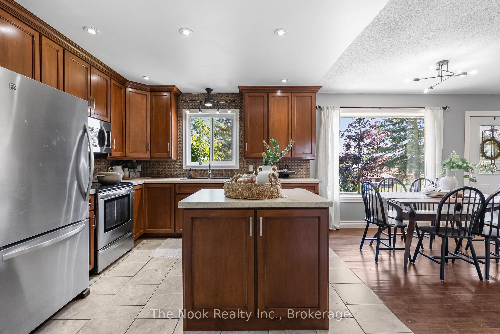 Photo 8 of 8106 County 10 Road, Port Hope, Garden Hill — HOMEH