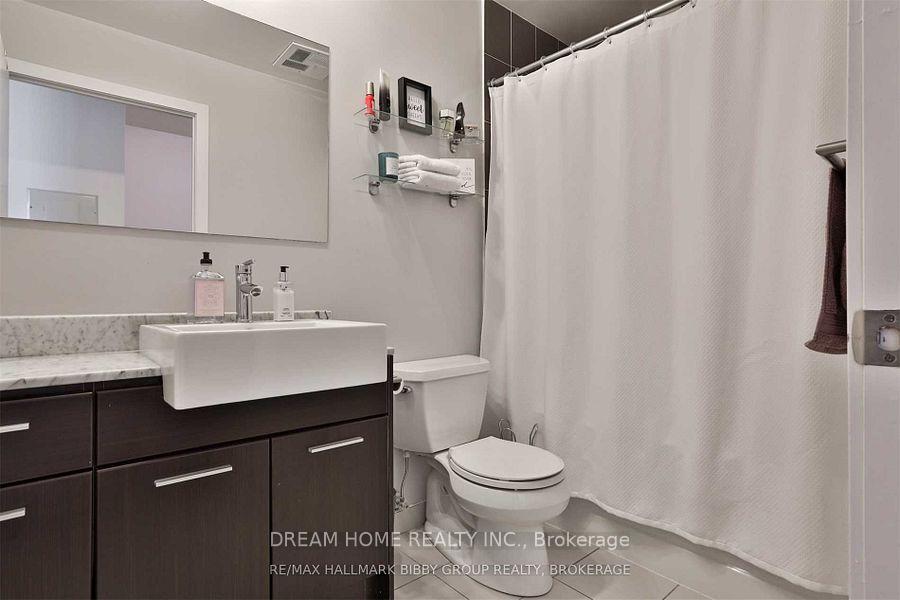 Photo 6 of Unit 2405, 770 Bay Street, Toronto, Bay Street Corridor — HOMEH