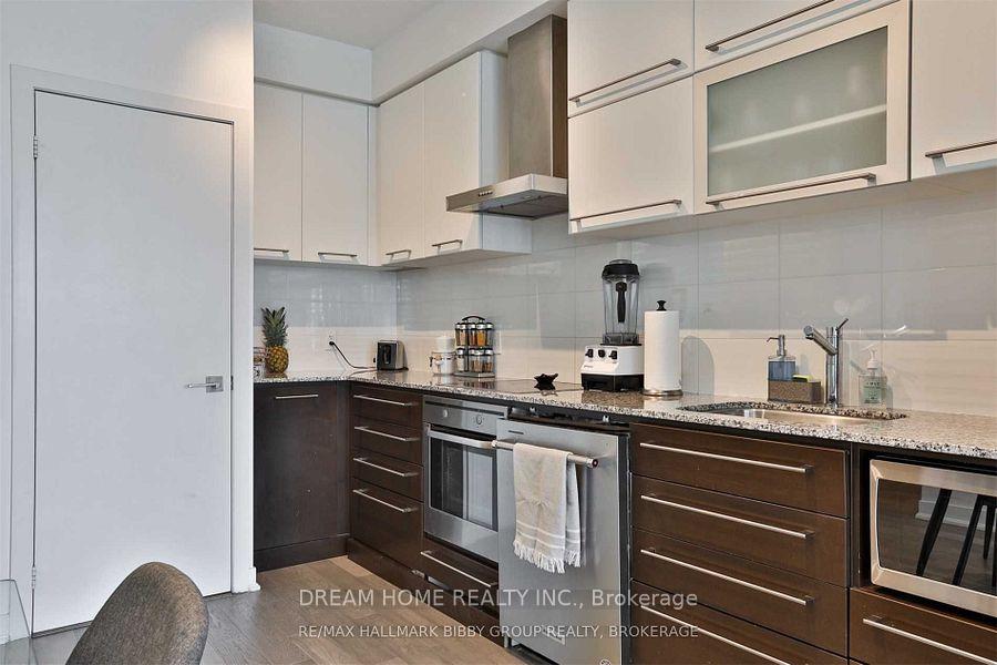 Photo 7 of Unit 2405, 770 Bay Street, Toronto, Bay Street Corridor — HOMEH