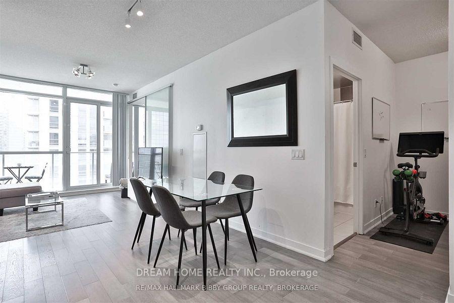 Photo 12 of Unit 2405, 770 Bay Street, Toronto, Bay Street Corridor — HOMEH