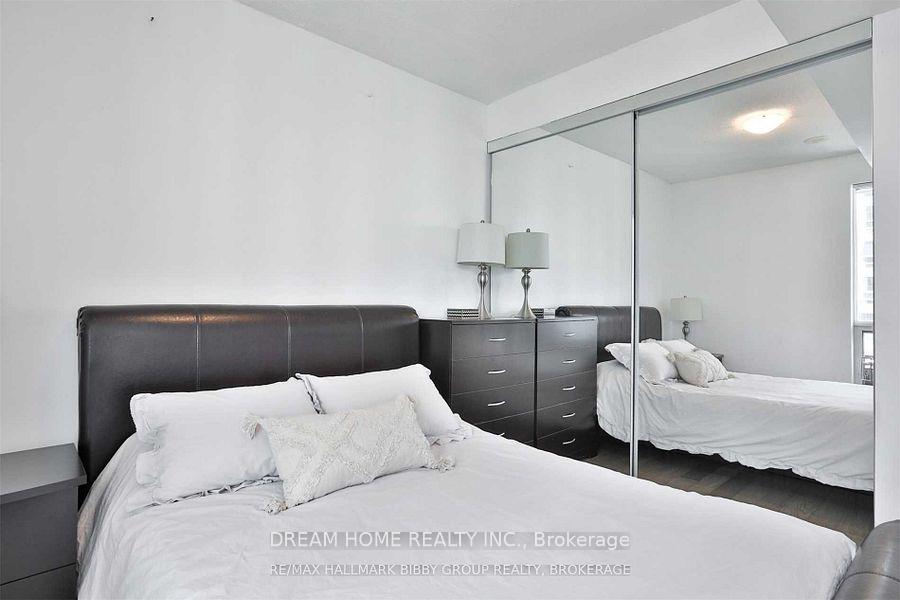 Photo 14 of Unit 2405, 770 Bay Street, Toronto, Bay Street Corridor — HOMEH