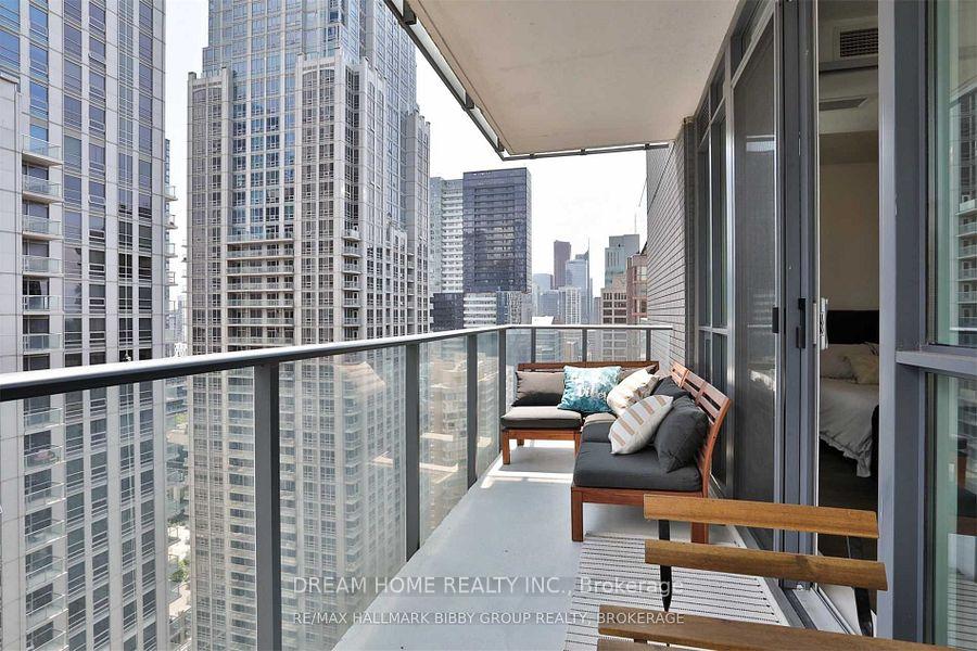 Photo 17 of Unit 2405, 770 Bay Street, Toronto, Bay Street Corridor — HOMEH