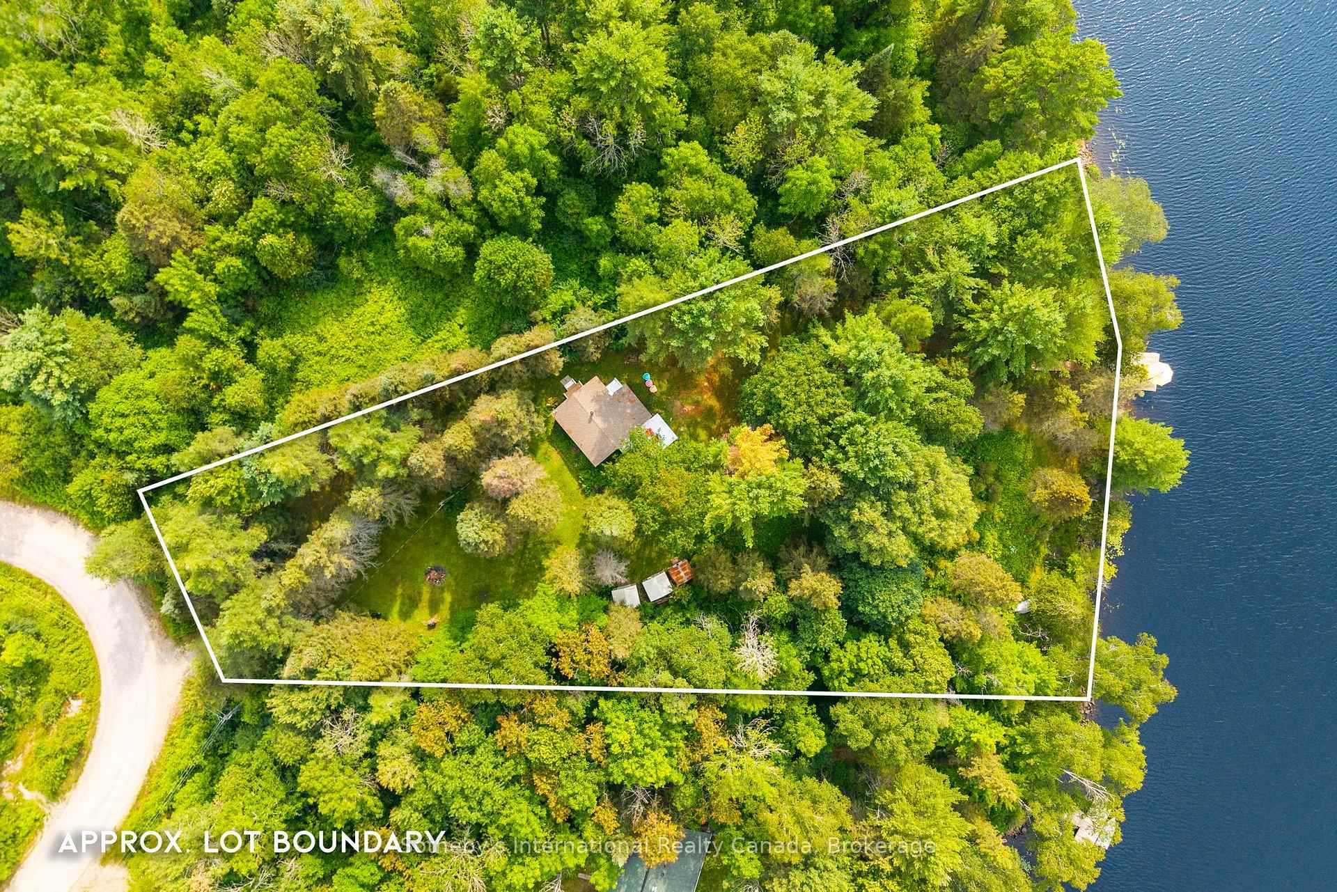 Photo 4 of 13 Pine Tree Road, Magnetawan — HOMEH