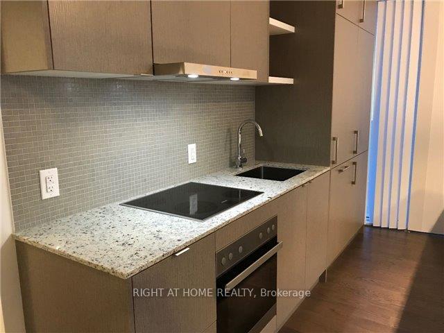 Photo 8 of Unit 6504, 100 Harbour Street, Toronto, Waterfront Communities — HOMEH
