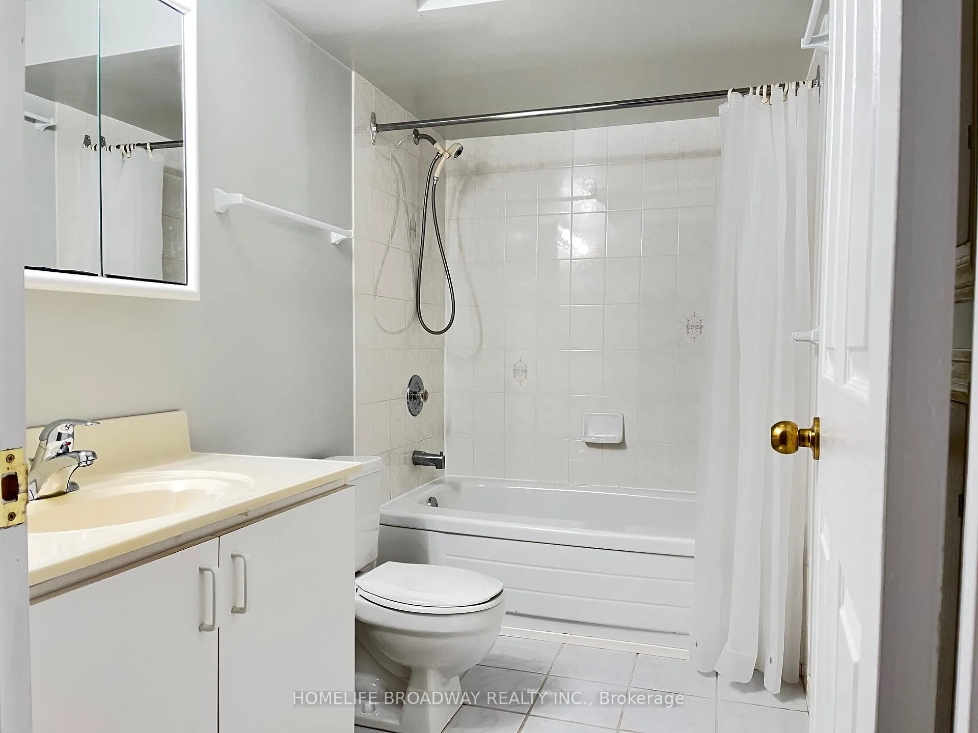 Photo 6 of Unit Bsmt, 30 Duxford Crescent, Markham, Milliken Mills East — HOMEH