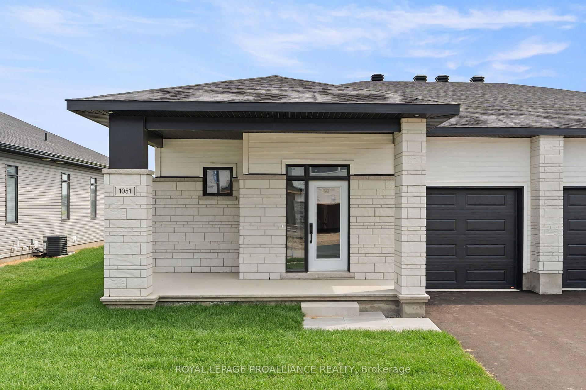 Photo 1 of 1051 Moore Street, Brockville, Brockville — HOMEH