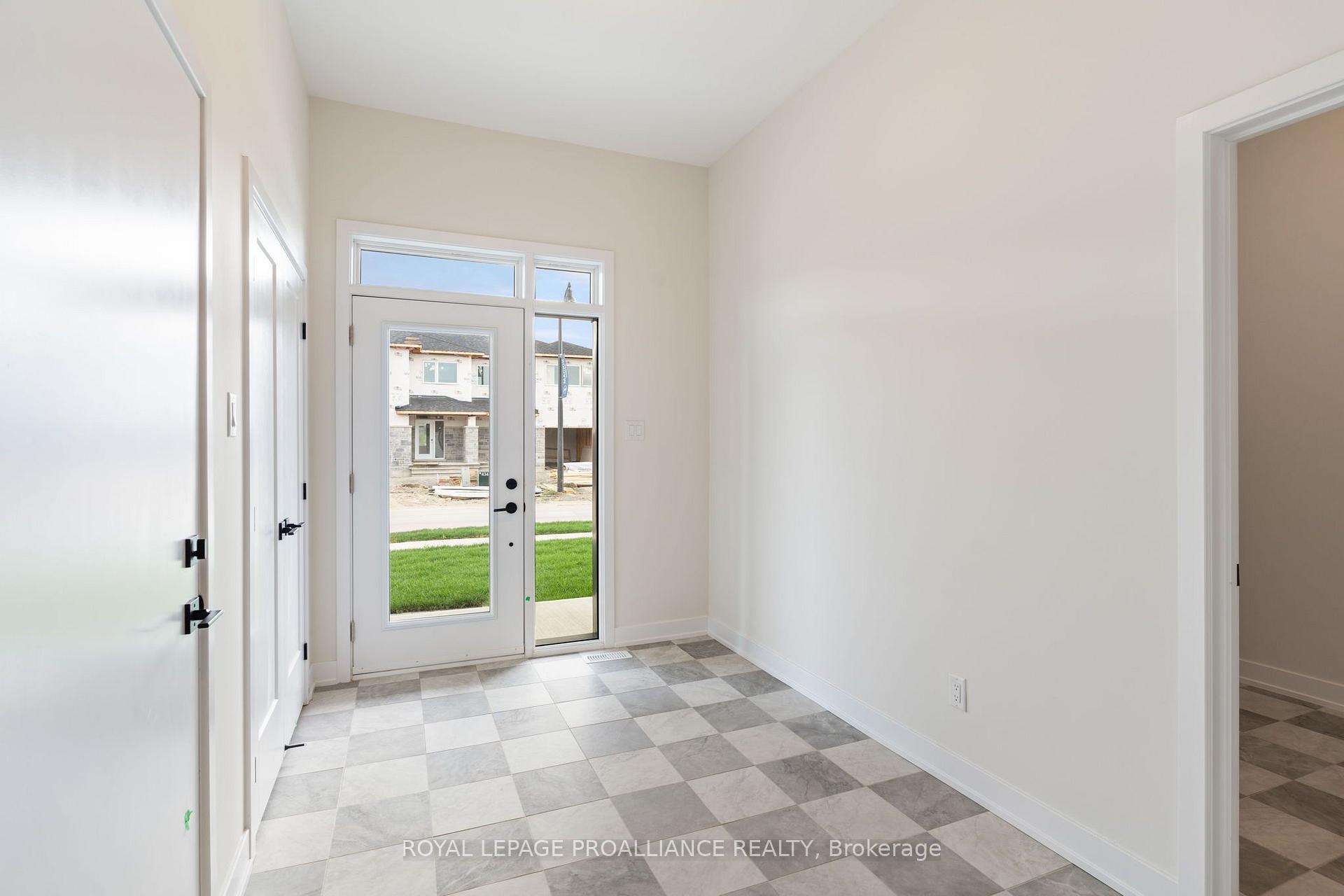 Photo 4 of 1051 Moore Street, Brockville, Brockville — HOMEH