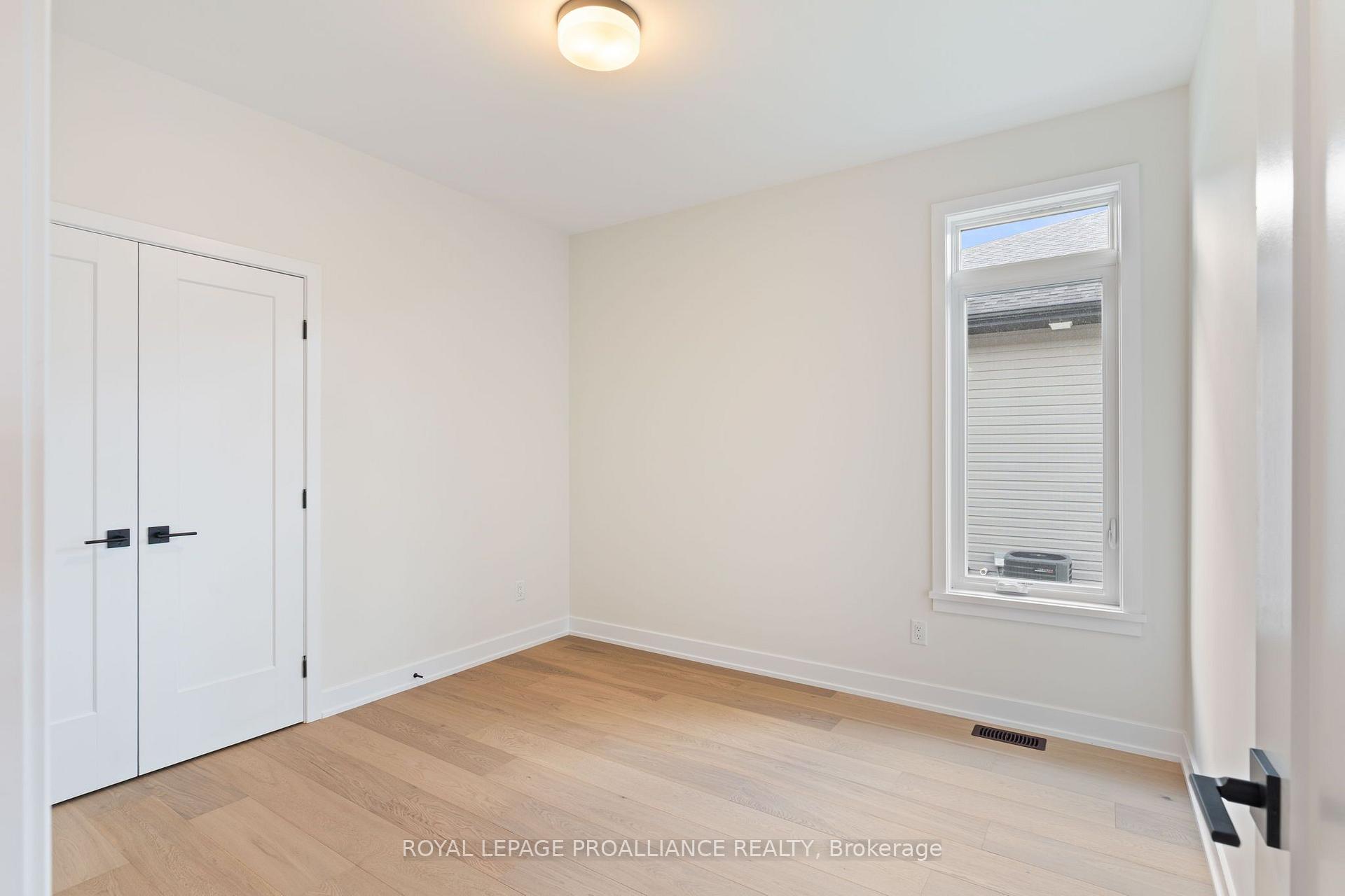 Photo 9 of 1051 Moore Street, Brockville, Brockville — HOMEH