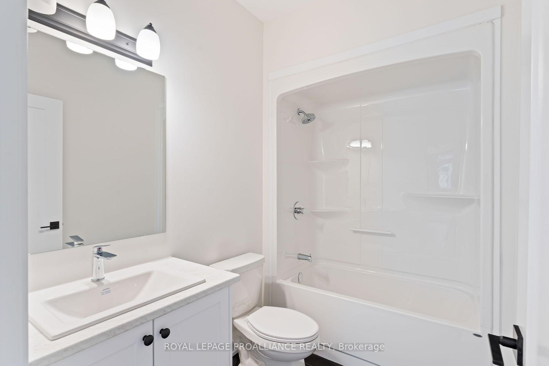 Photo 11 of 1051 Moore Street, Brockville, Brockville — HOMEH