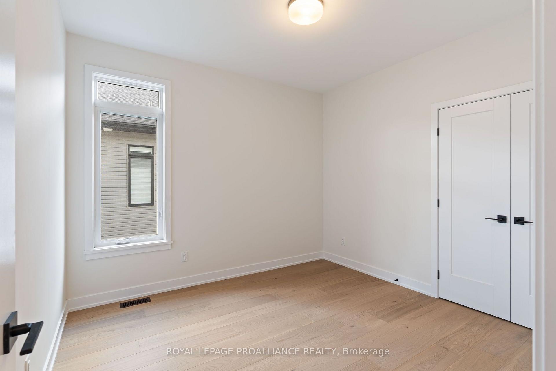 Photo 12 of 1051 Moore Street, Brockville, Brockville — HOMEH