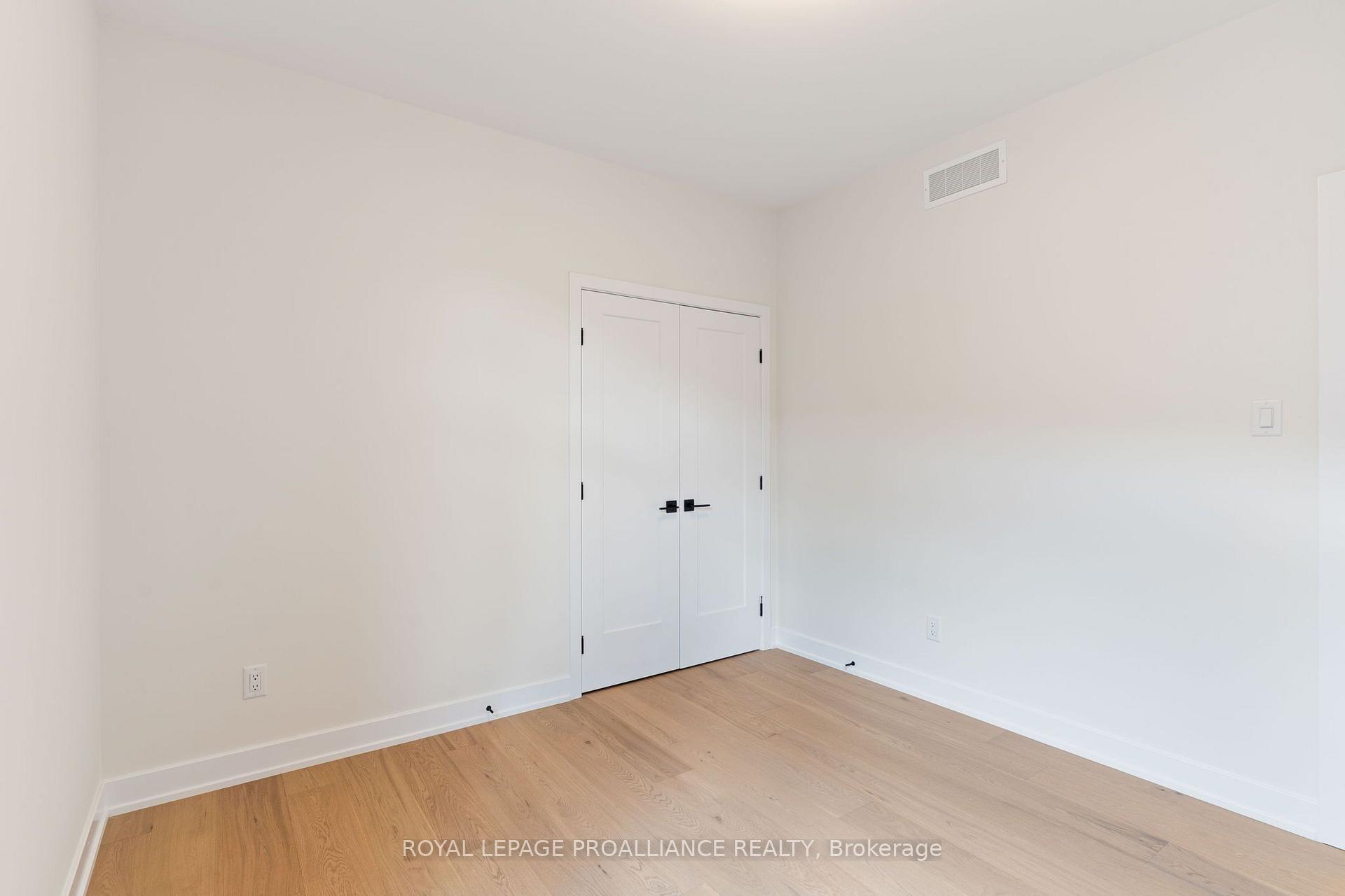 Photo 13 of 1051 Moore Street, Brockville, Brockville — HOMEH