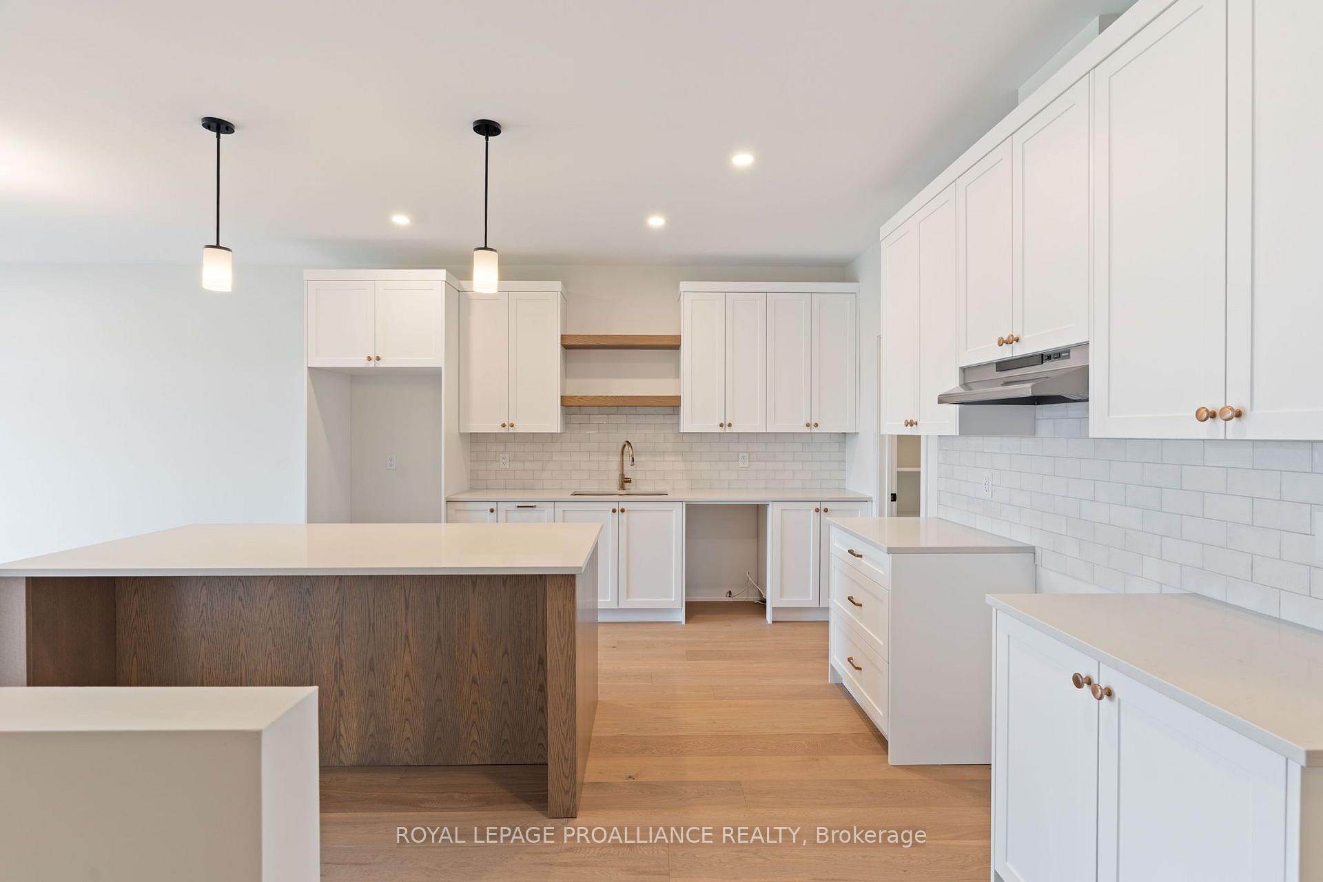 Photo 15 of 1051 Moore Street, Brockville, Brockville — HOMEH