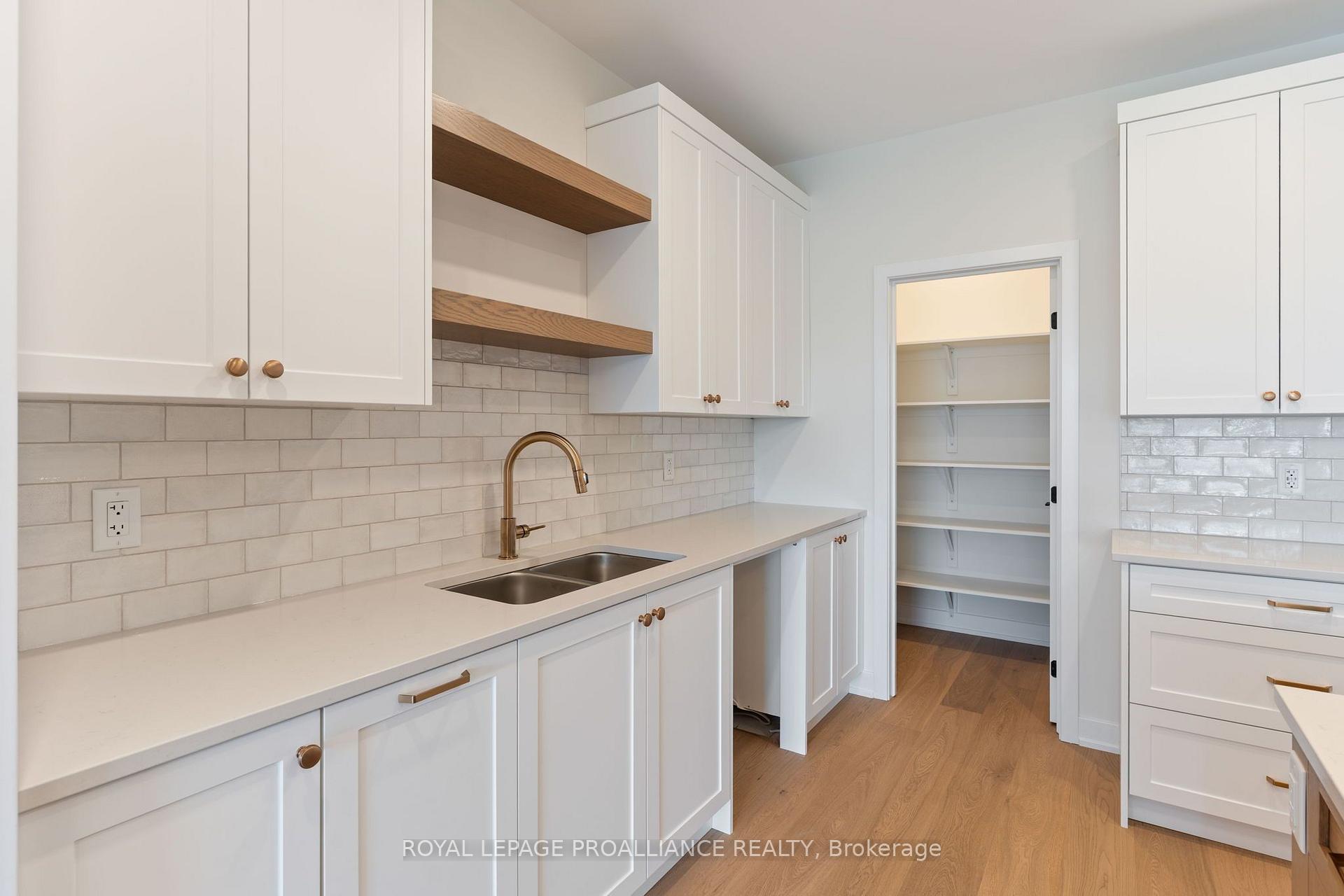 Photo 21 of 1051 Moore Street, Brockville, Brockville — HOMEH
