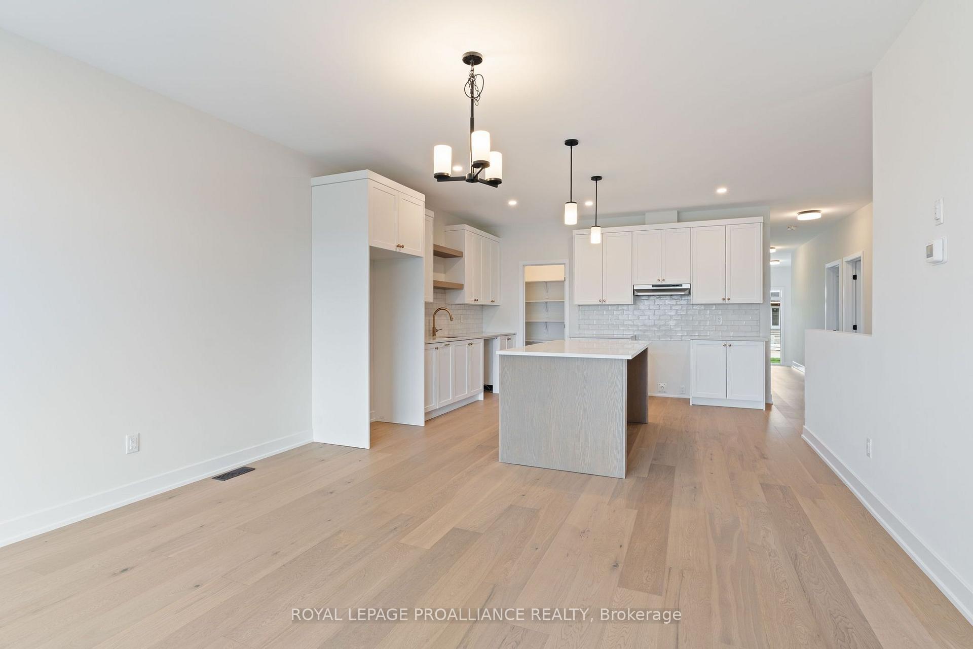 Photo 28 of 1051 Moore Street, Brockville, Brockville — HOMEH