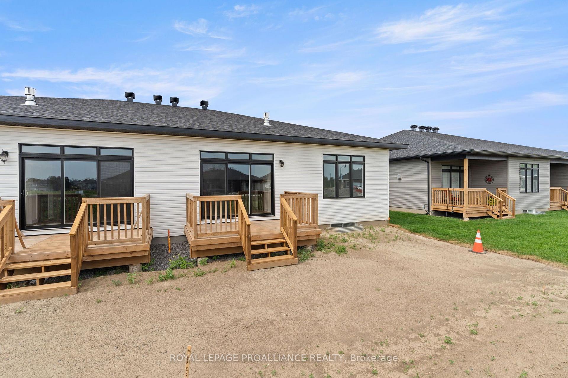 Photo 42 of 1051 Moore Street, Brockville, Brockville — HOMEH