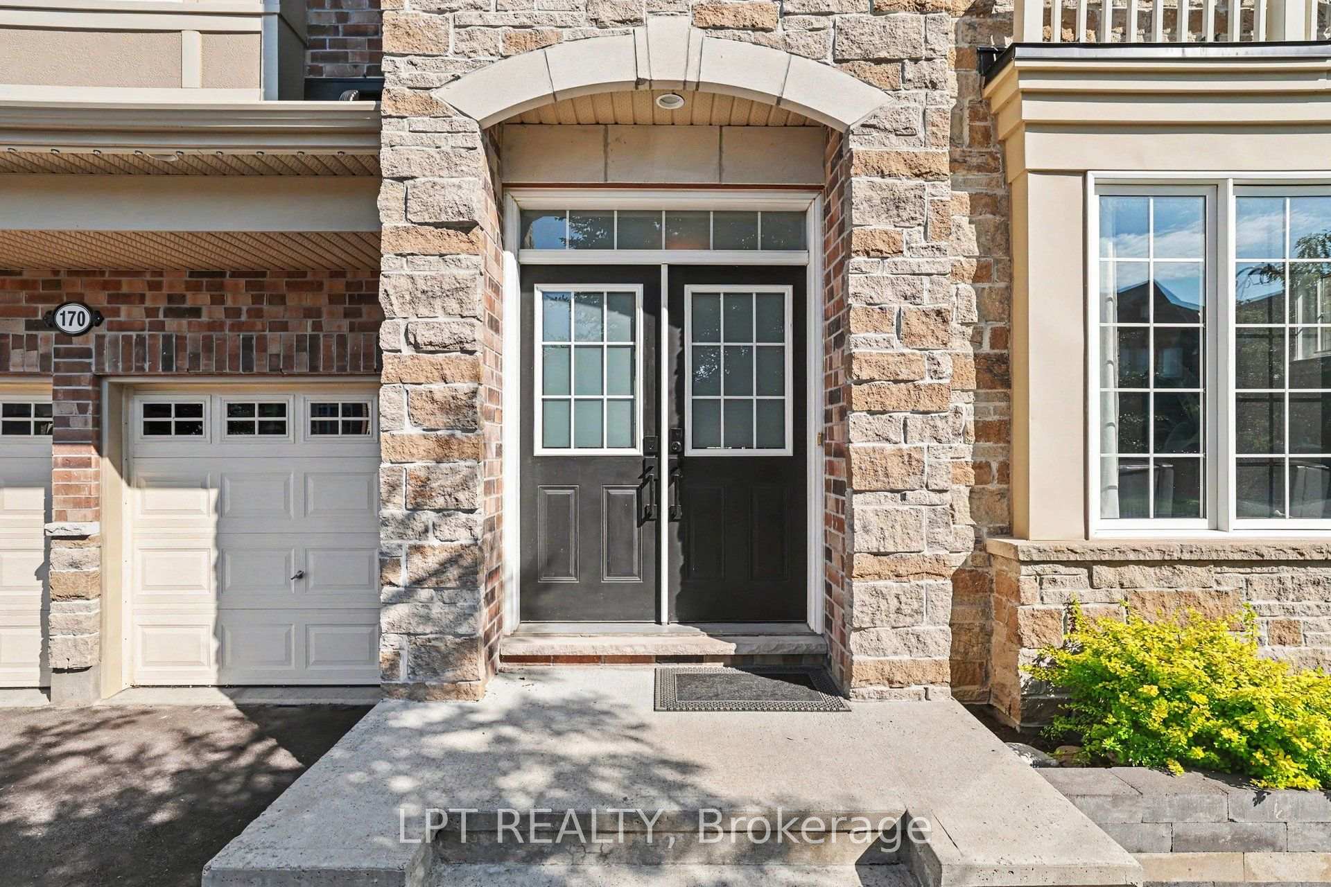 Photo 4 of 170 Culloden Crest. Culloden Crescent, Ottawa, Barrhaven - Stonebridge — HOMEH