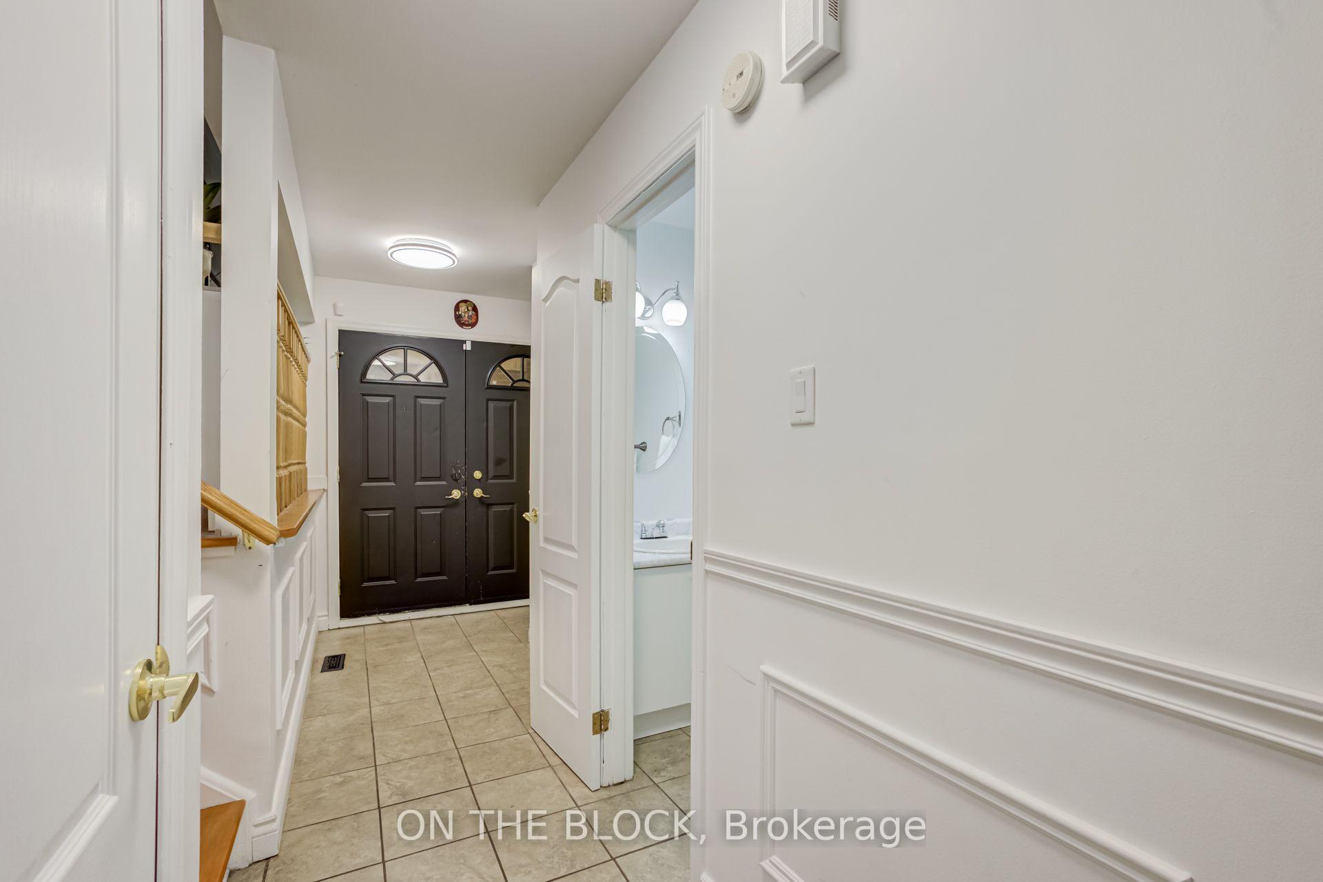 Photo 2 of 7 Chopin Court, Whitby, Lynde Creek — HOMEH