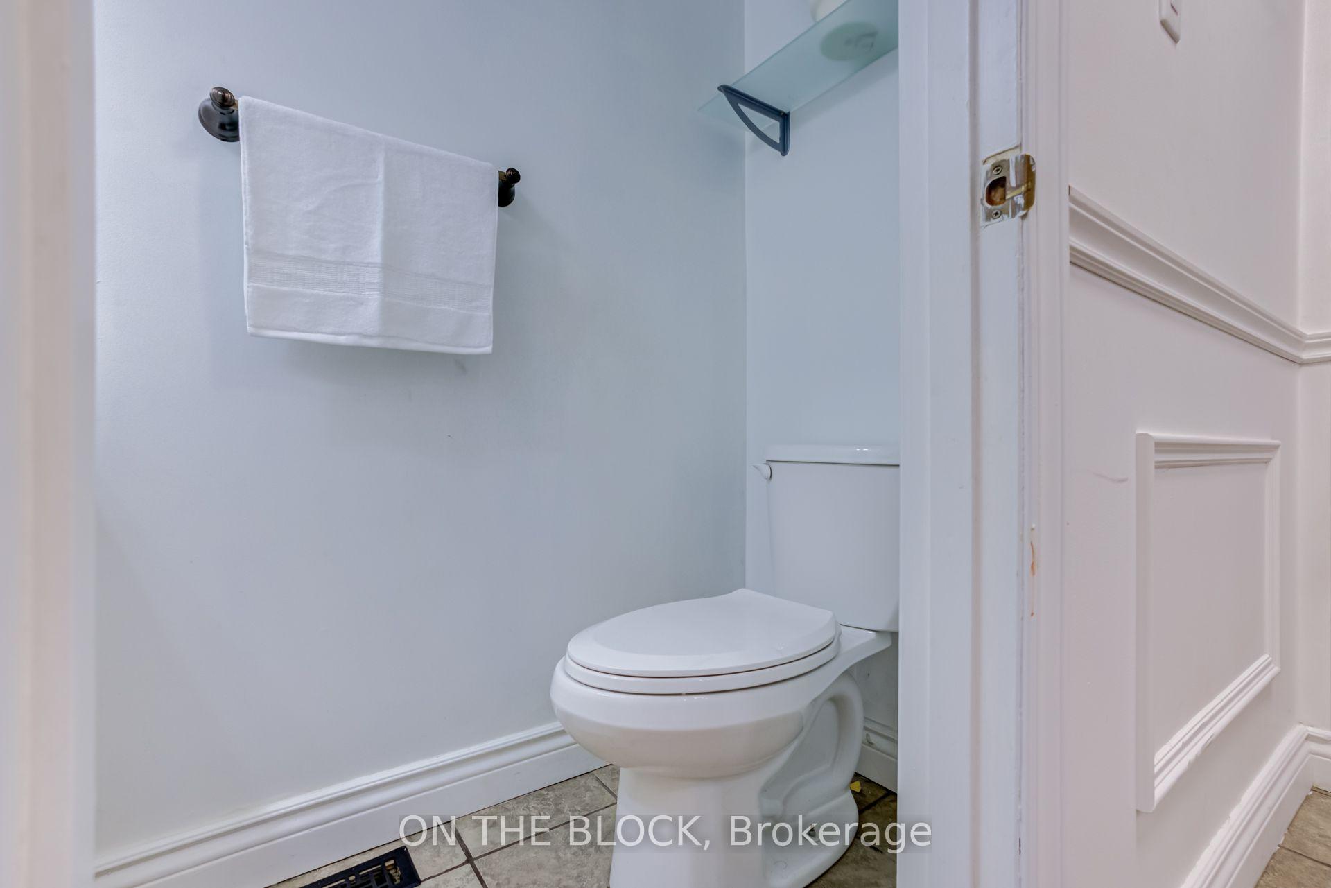 Photo 4 of 7 Chopin Court, Whitby, Lynde Creek — HOMEH