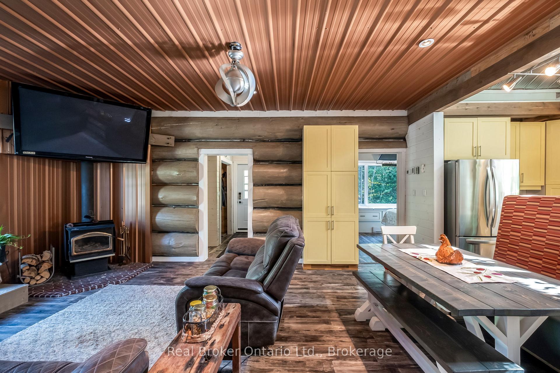 Photo 6 of 68 Talbot Drive, Brock, Beaverton — HOMEH