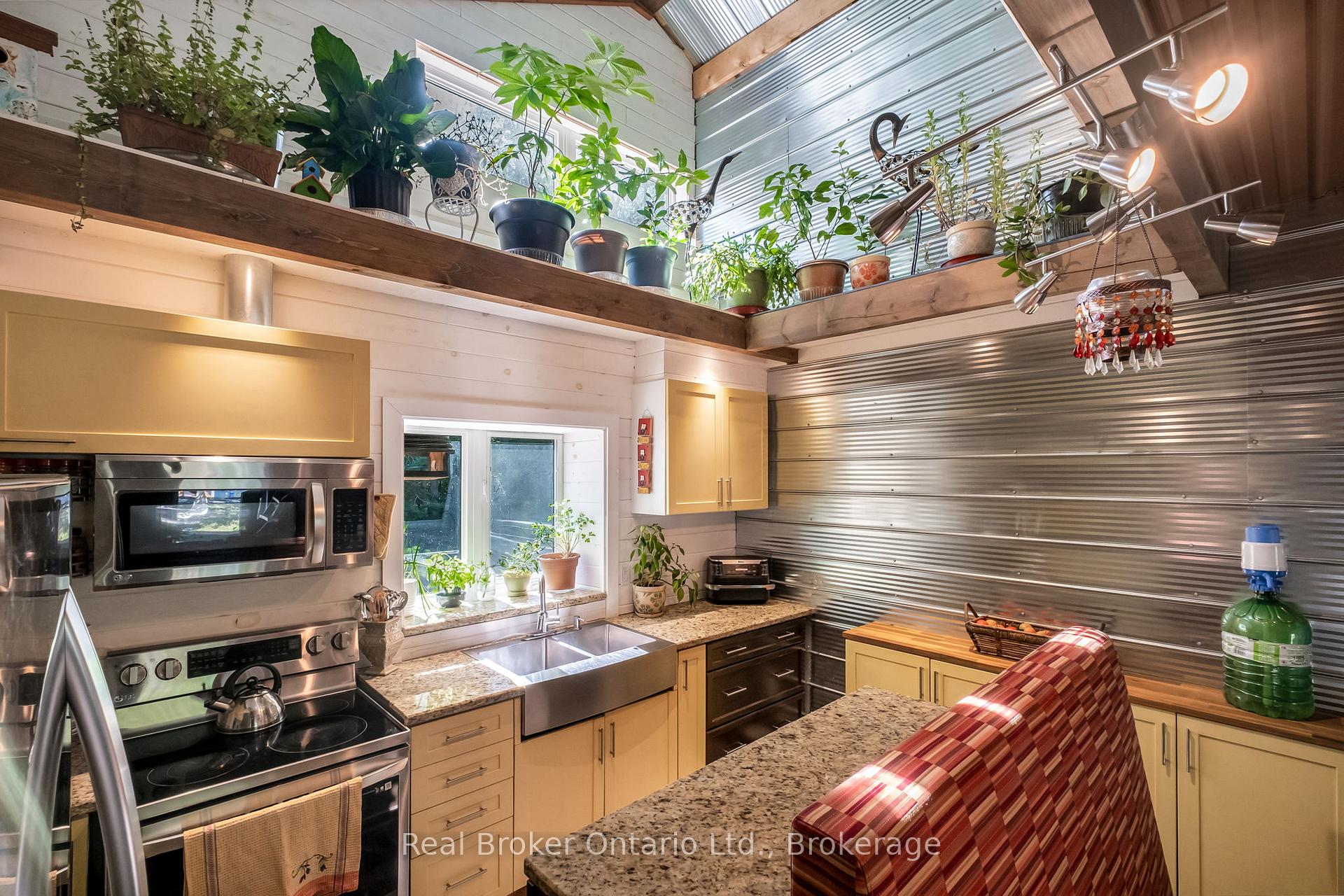 Photo 9 of 68 Talbot Drive, Brock, Beaverton — HOMEH