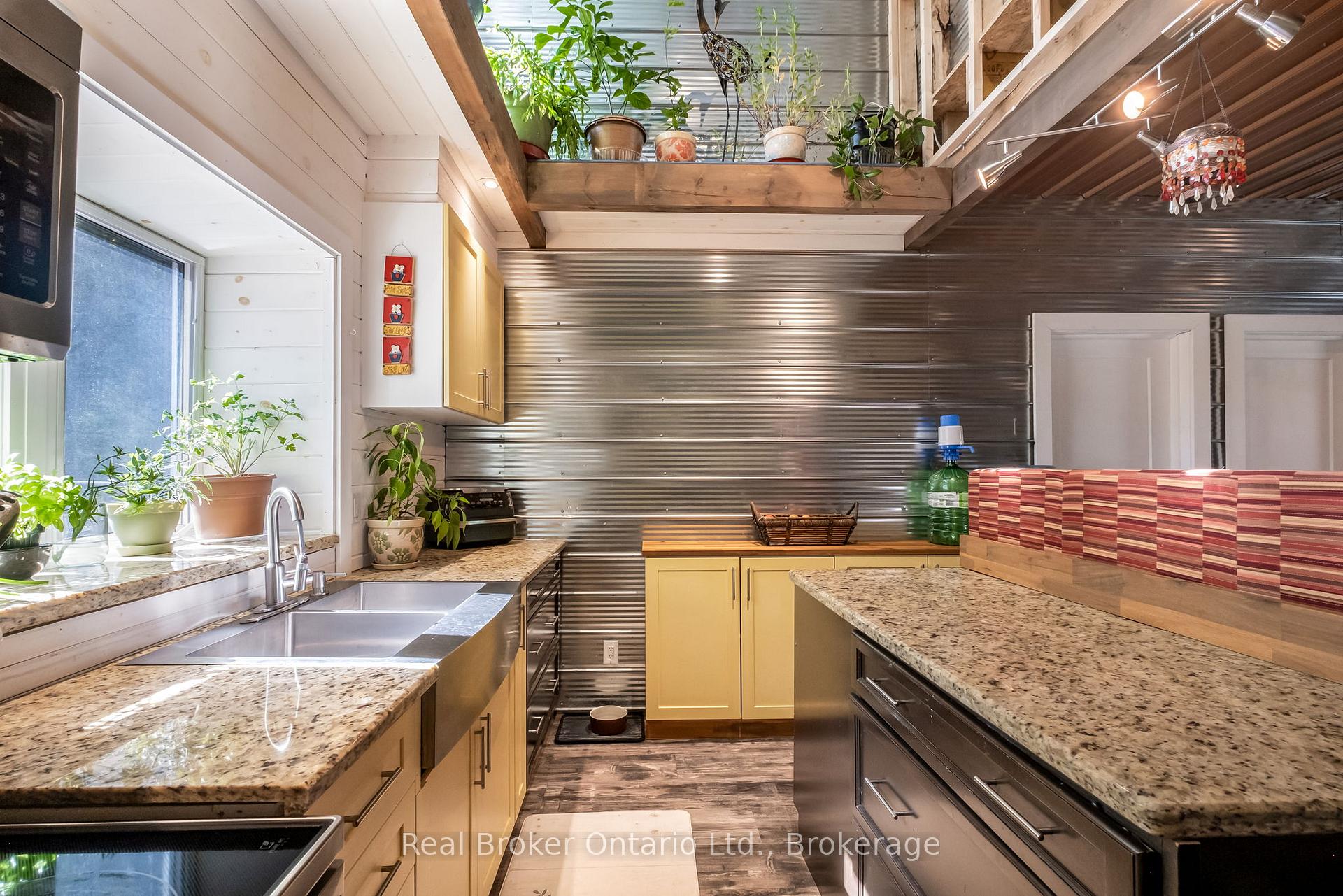 Photo 10 of 68 Talbot Drive, Brock, Beaverton — HOMEH