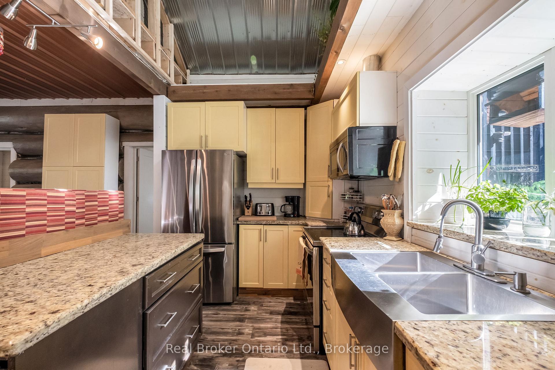 Photo 11 of 68 Talbot Drive, Brock, Beaverton — HOMEH